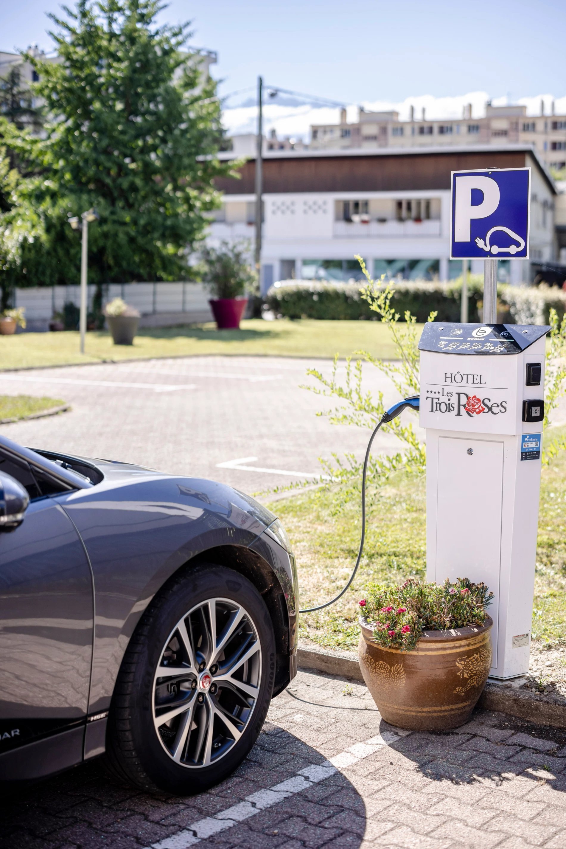 Hôtel Les Trois Roses | Meylan