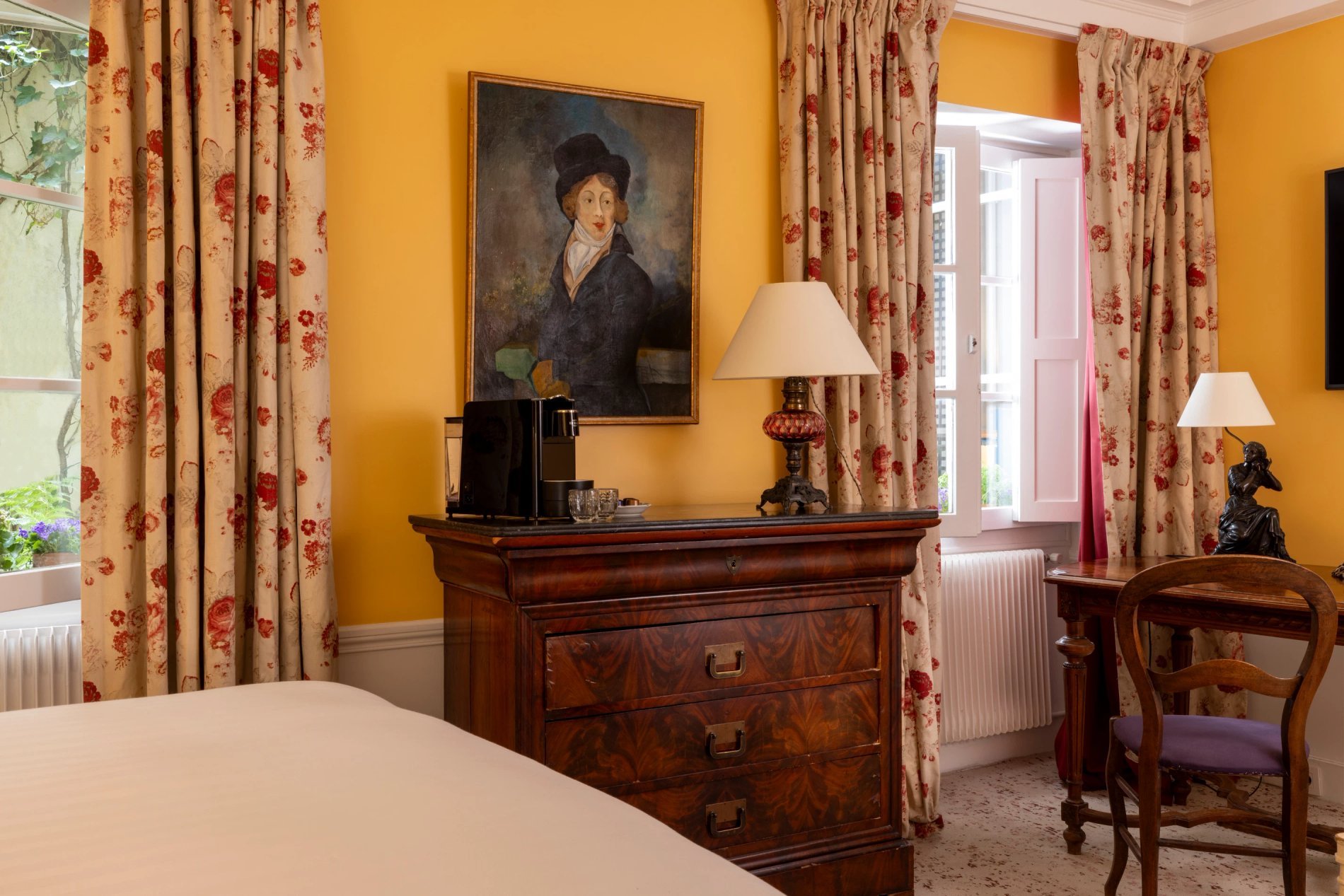 Hôtel Le Saint-Grégoire Classic Room Desk