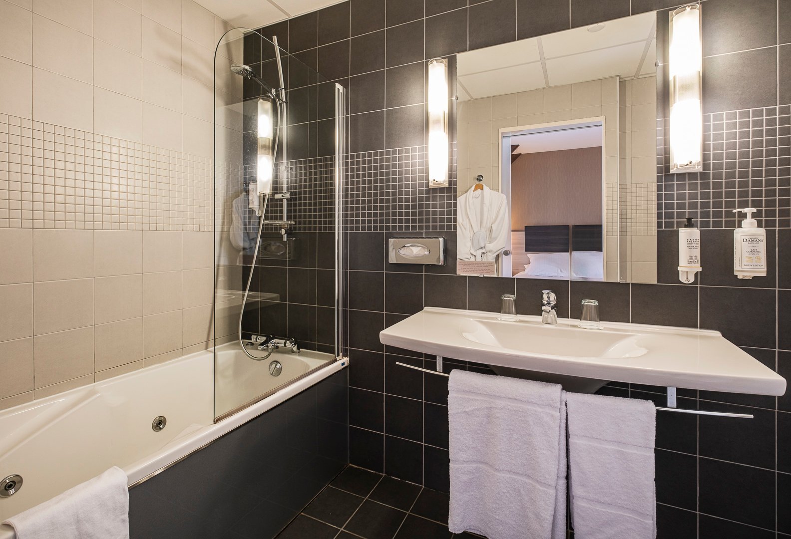 7b0c9e51-0b11-46c4-831b-b302cea87134