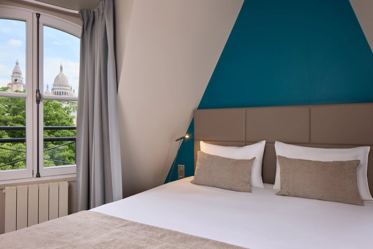 Elegant suite at Timhotel Montmartre