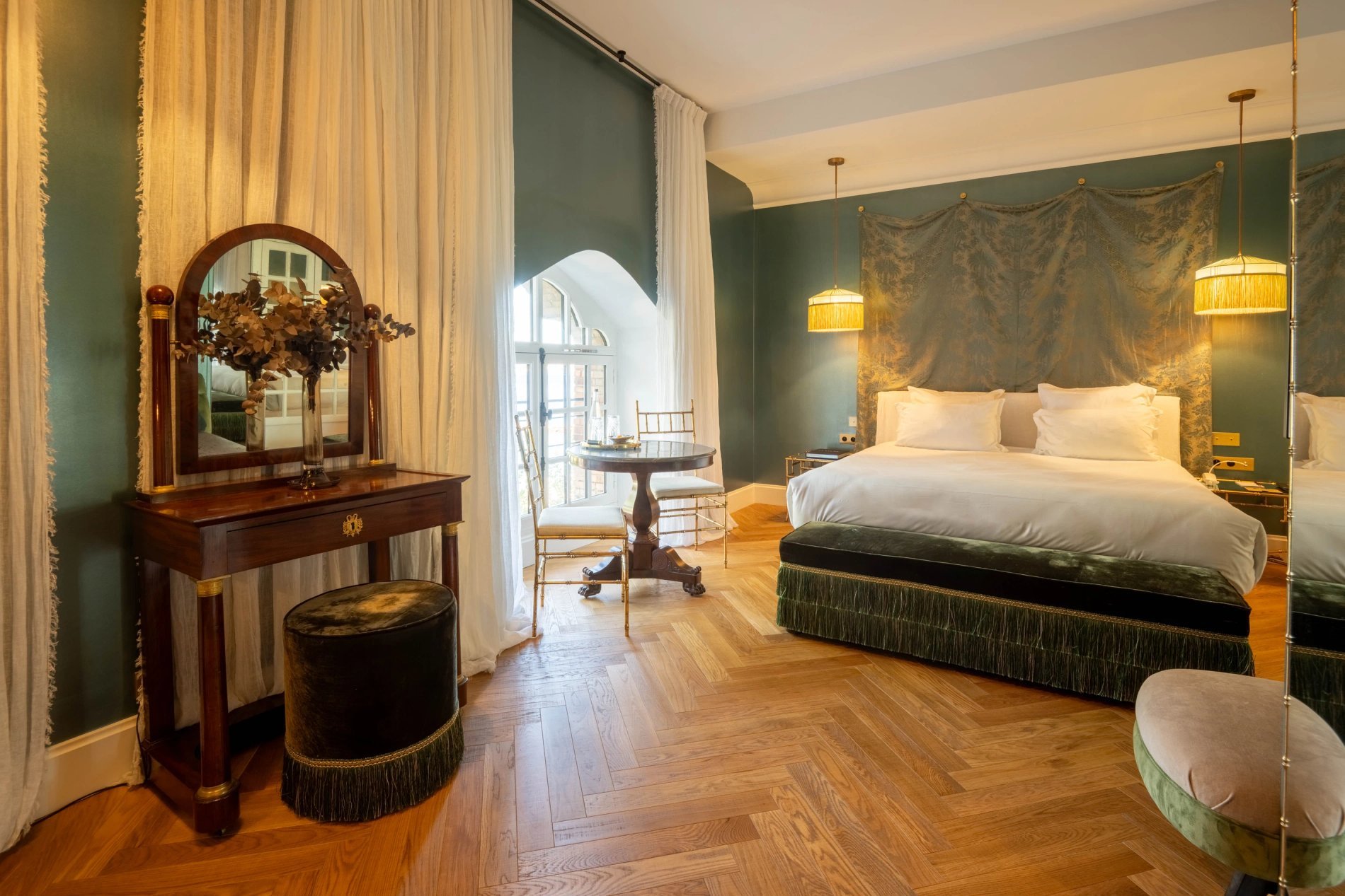 7d6124c1-5083-4a02-ad98-2787a3f0a05b