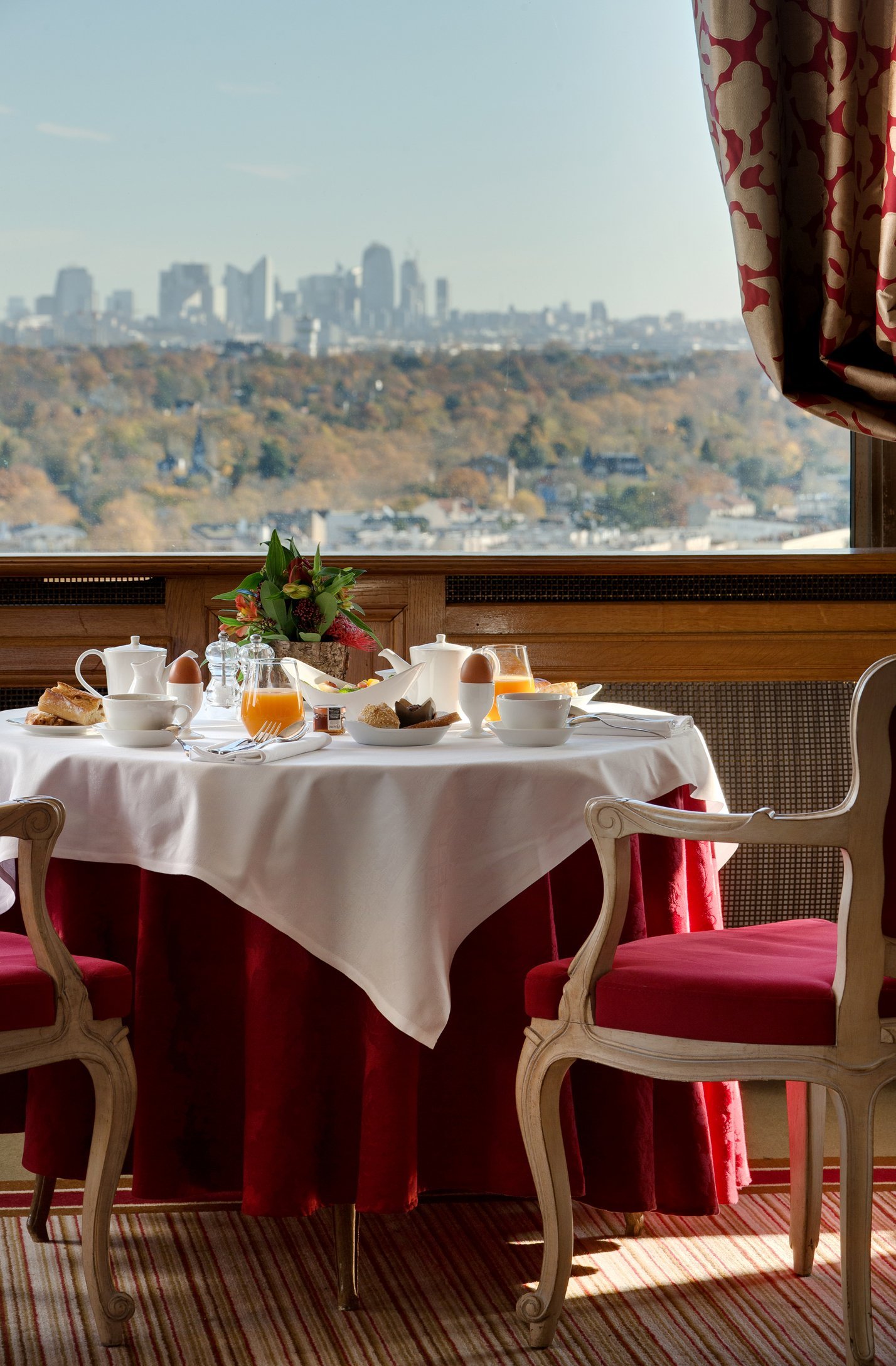 Pavillon Henri IV | Breakfast in room