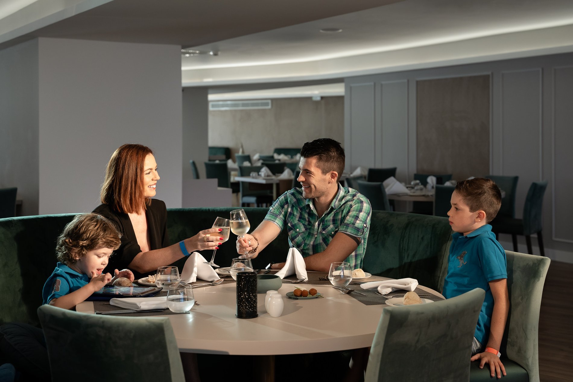 7ff1d259-06c0-4aad-8ce6-1e8112f0e781