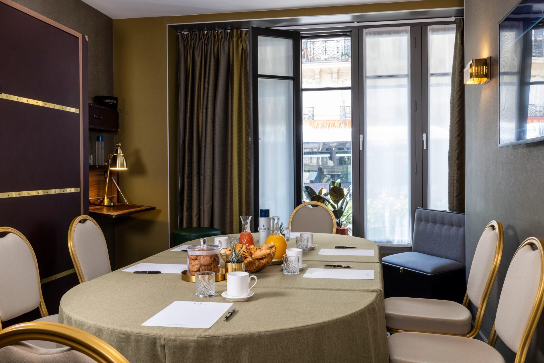 Hotel Whistler Meeting Room
