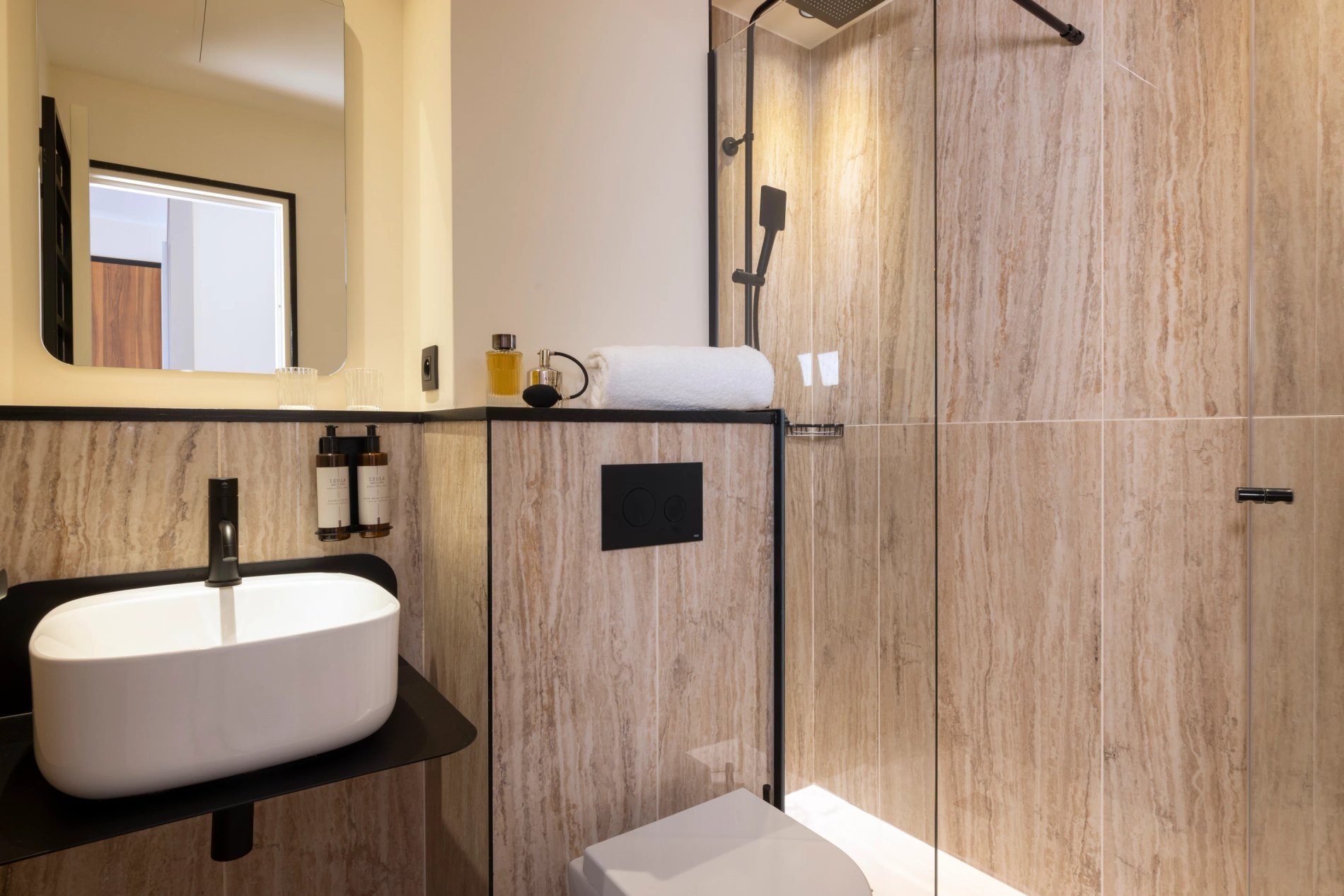 Hôtel Toujours Chambre Deluxe Salle de Bain