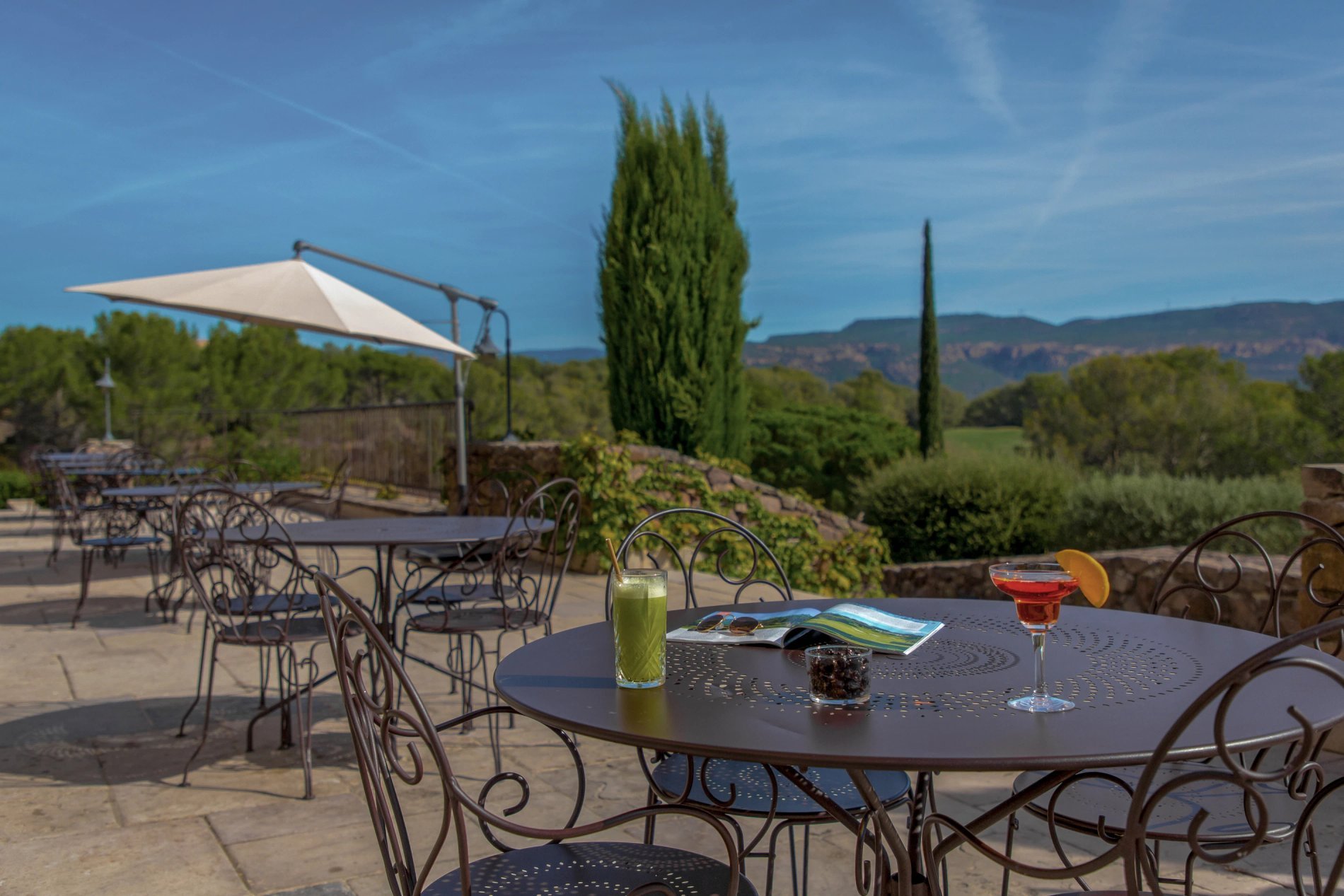 terrasse bar clubhouse vue golf