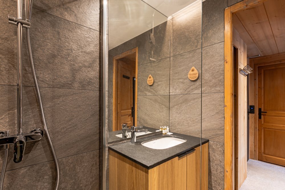 82fc53ec-b879-45b1-9763-99d85a4f8833