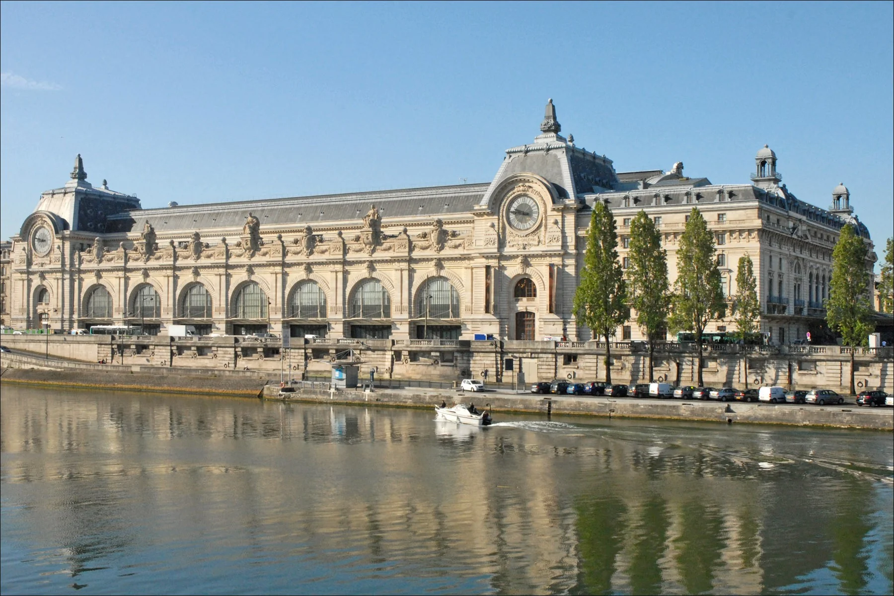 View of Musée d'Orsay from the right bank, near Hôtel Prince de Conti