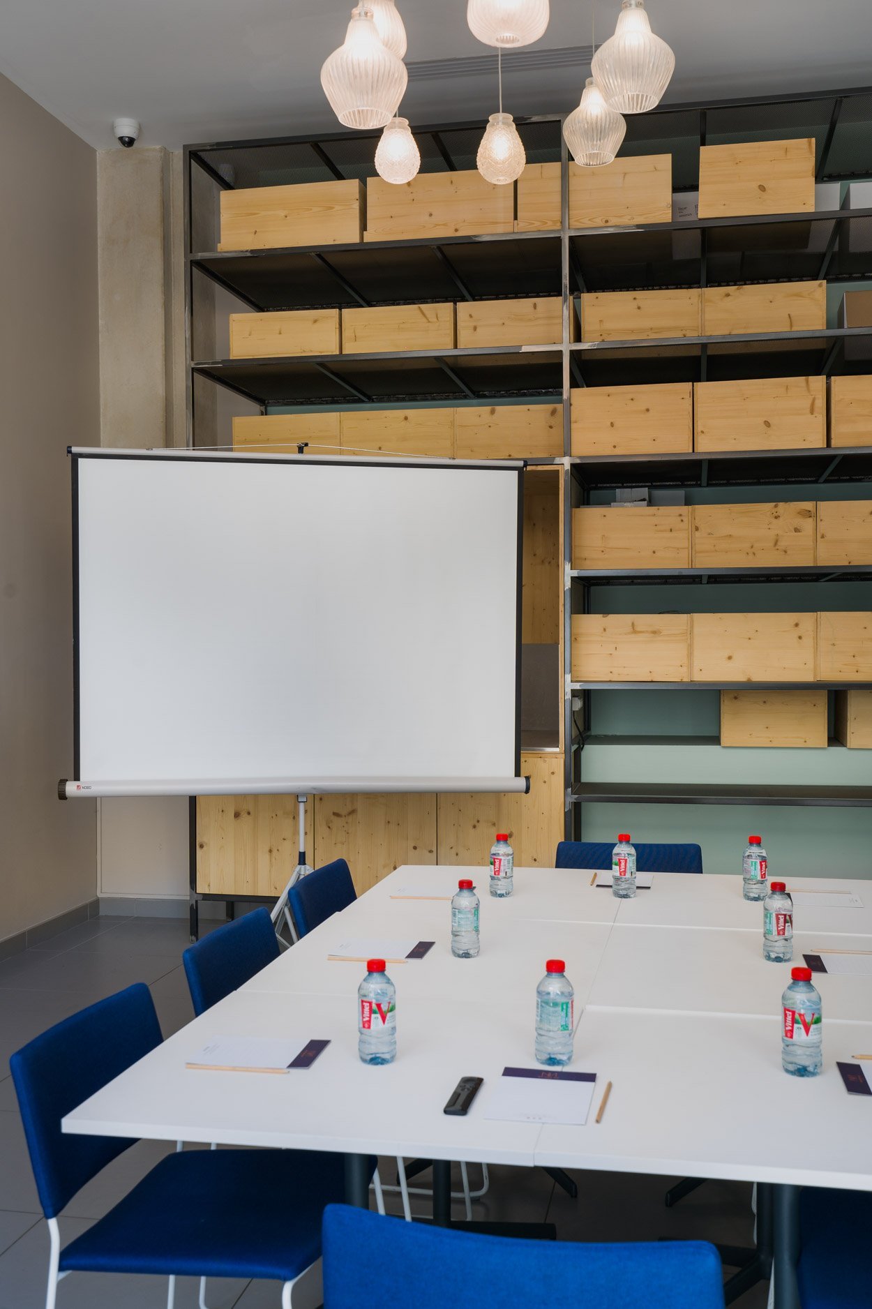 Your events or seminars: meeting room in the former safe room, Little Nô room in the Lobby, Rooftop restaurant for cocktails, business lunches or dinners.