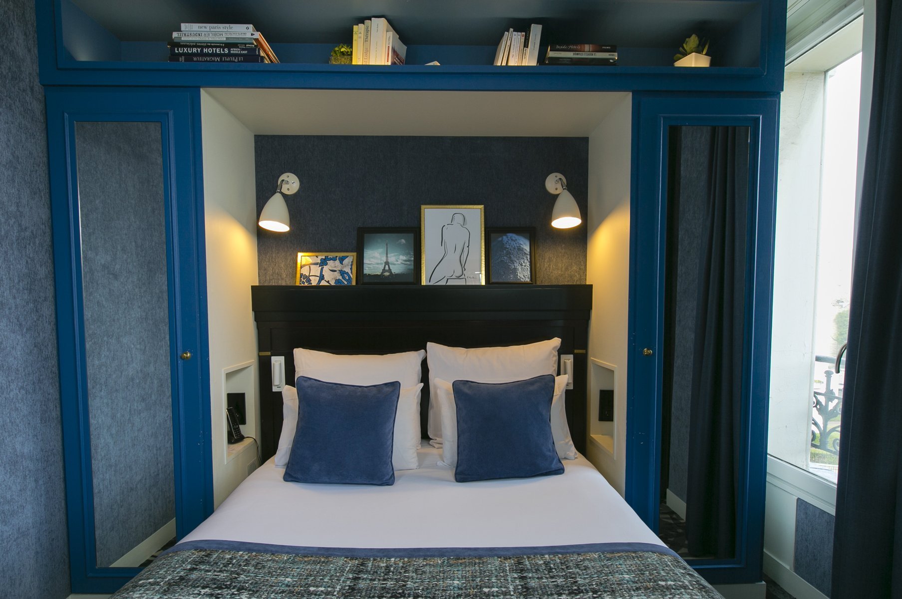 BW Plus De Neuville Arc de Triomphe | Classic Room