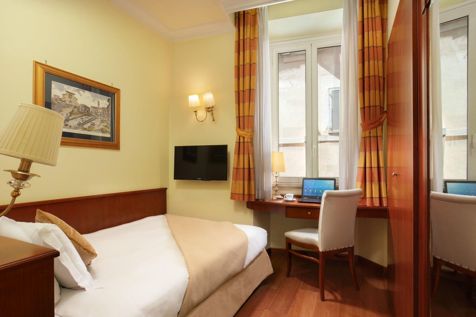 Superior Room - Alexandra Palace - Hotel in France