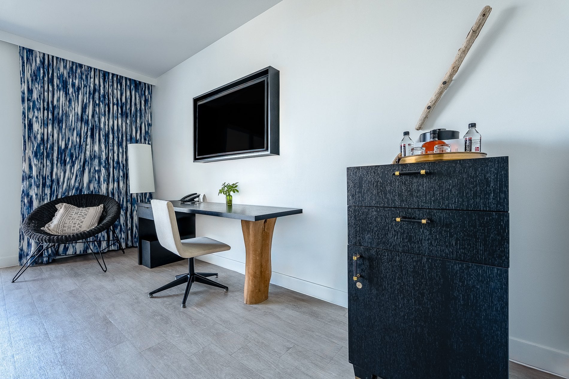 Hotel Suites Miami Beach - Prestige Balcony Room - Angler's Hotel