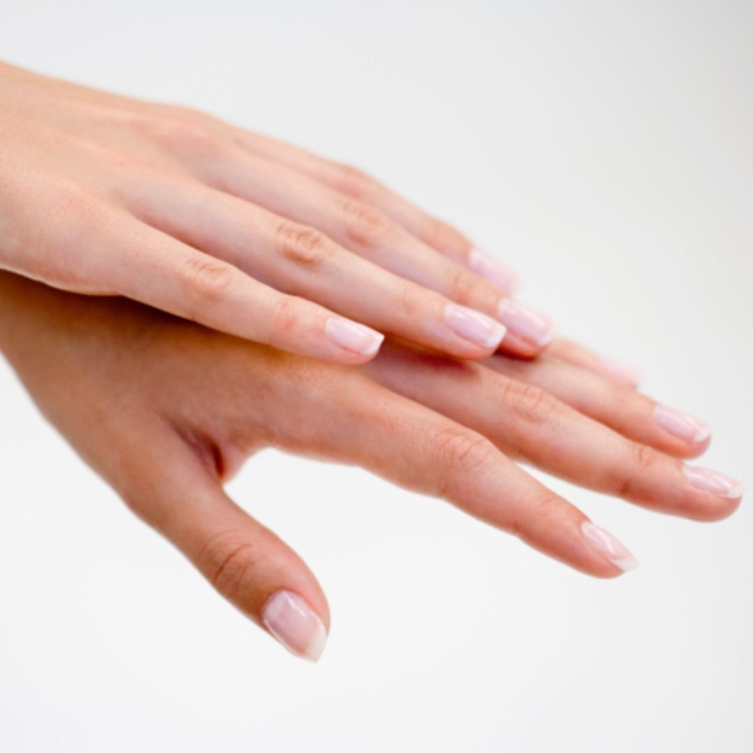 Beauté des mains au Mont Spa Les Trésoms à Annecy, soin douceur pour ongles et cuticules.