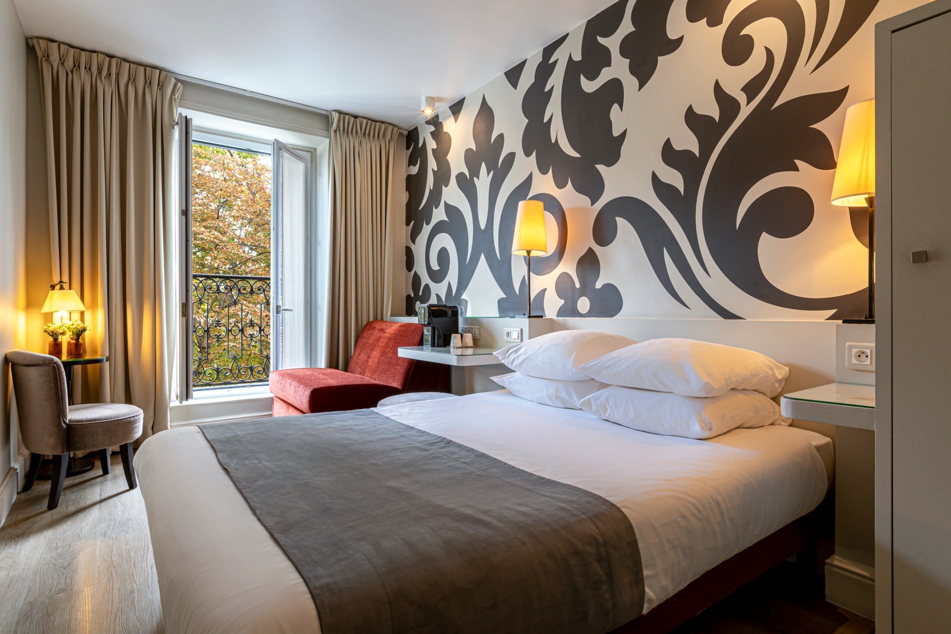 Gardette Park Hotel | Classic suite with garden view