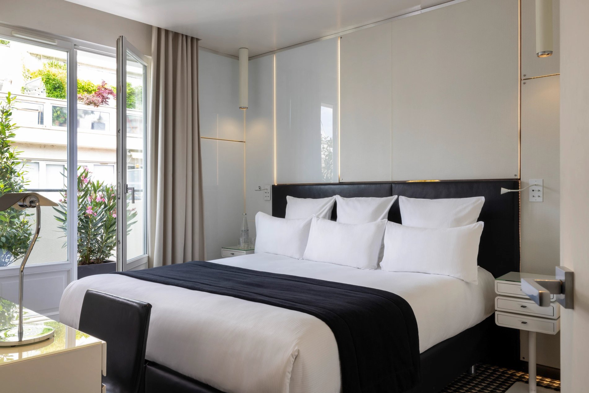 Hôtel Félicien Suite Terrasse Jacuzzi Sky Bureau