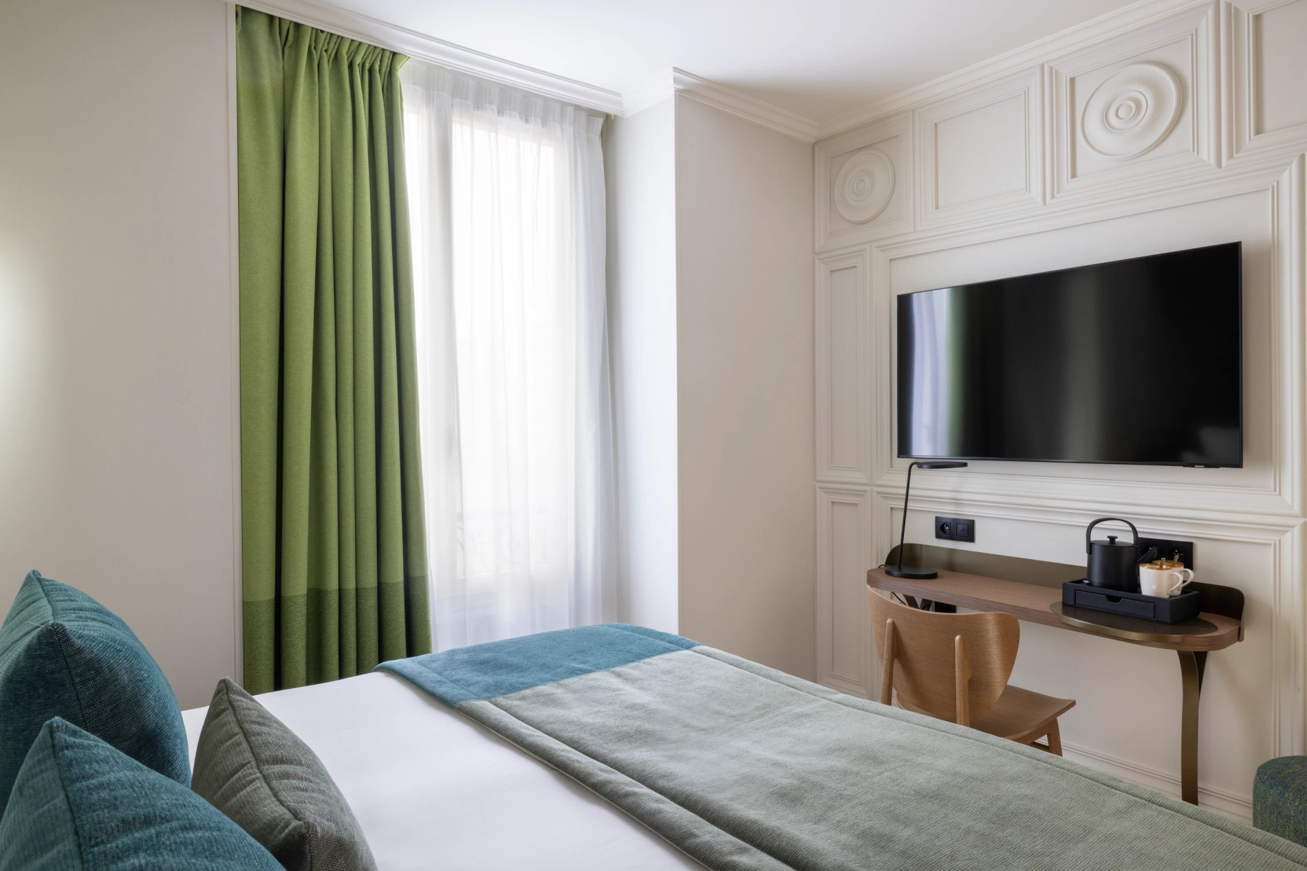 Hotel L'Ormaie Superior Room Desk