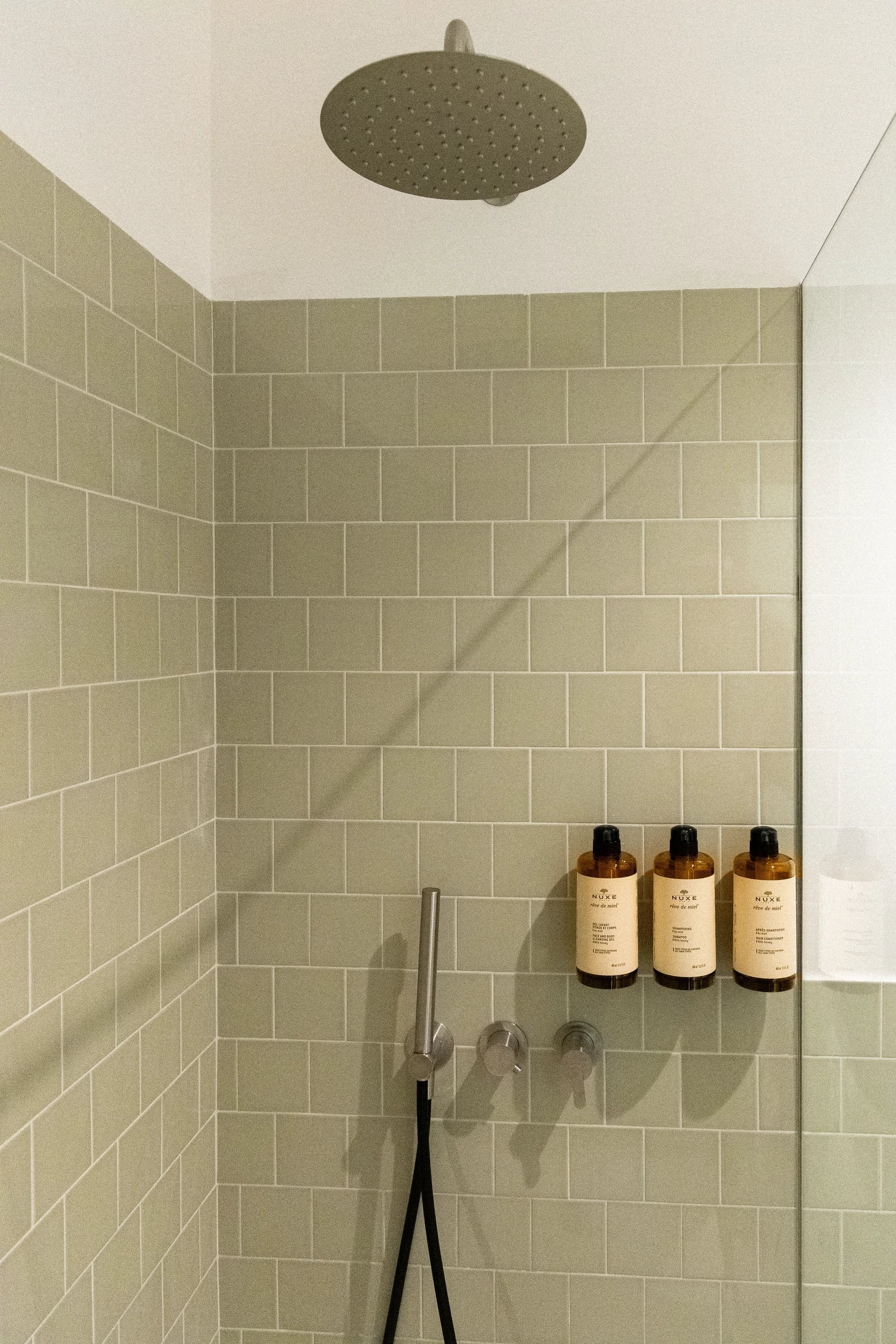 88d6b5fb-f0b5-43fd-b71c-85ba3dca75fc