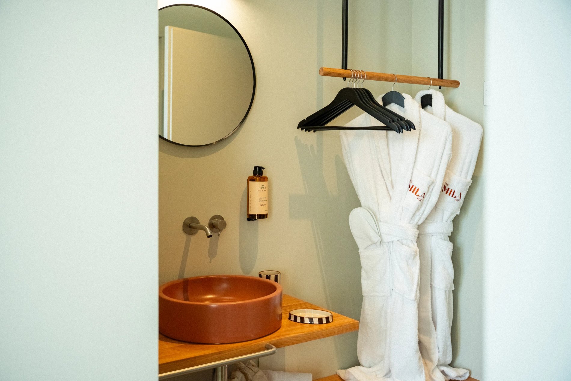 8970b4c5-25df-439b-b159-626095751a28