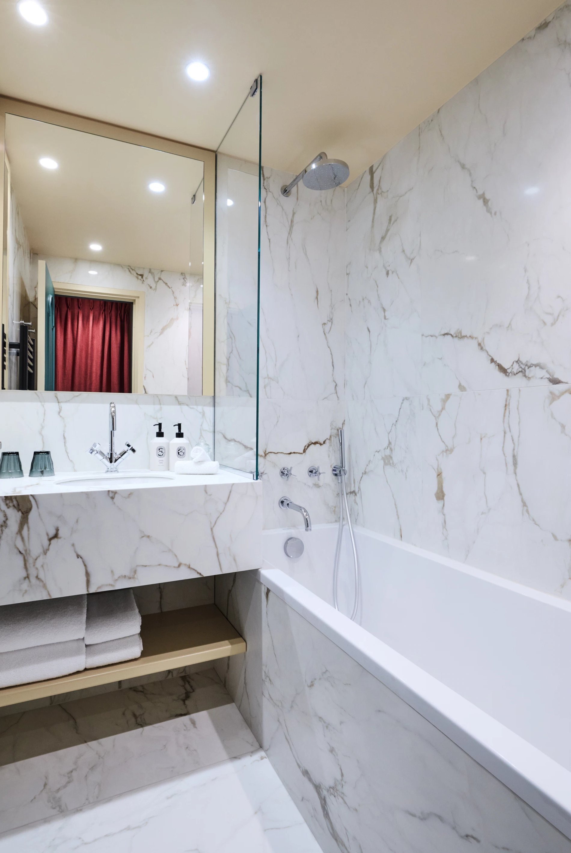 8a2c80b8-233b-4616-8f68-82a6343f7445