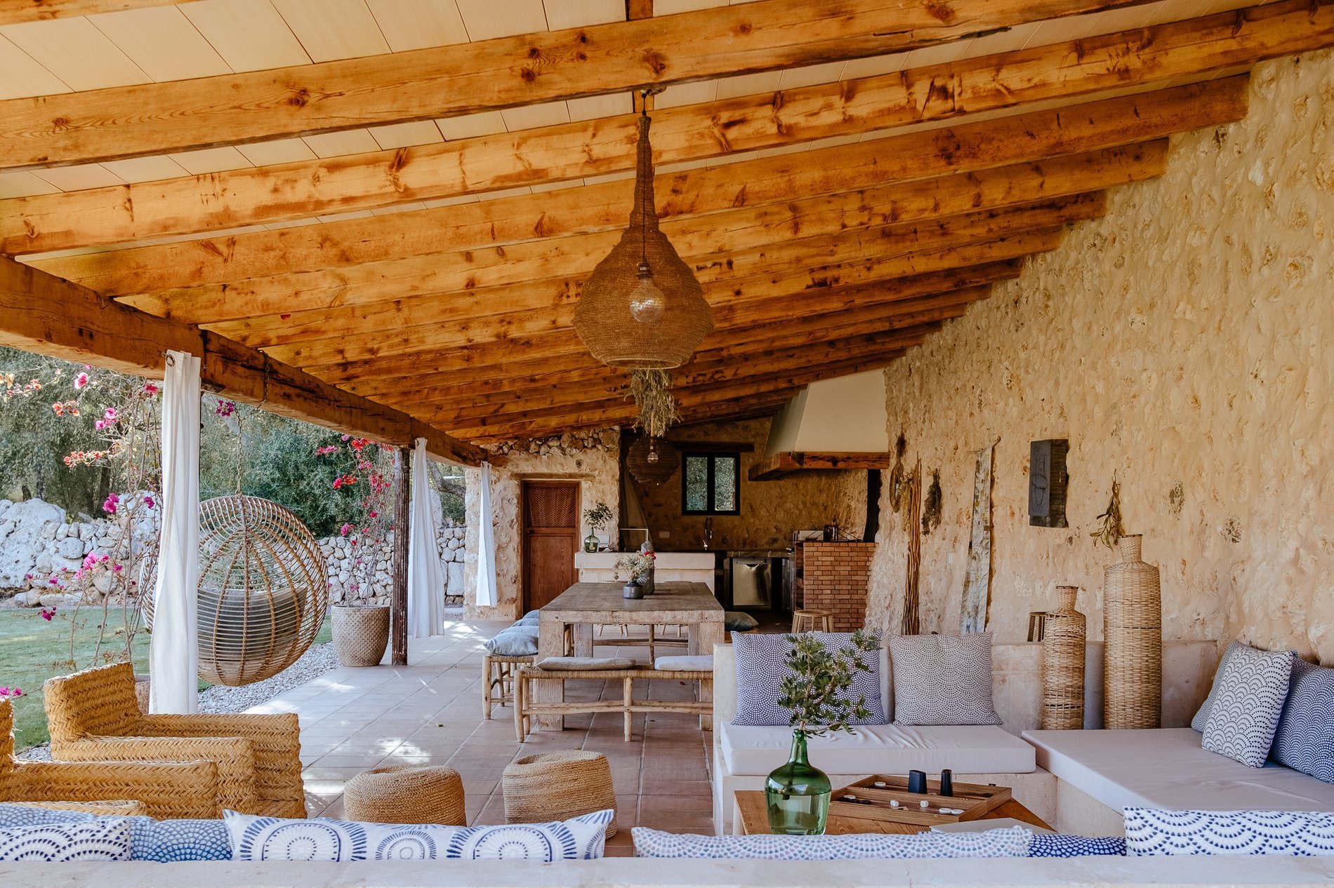 8a663496-5754-4ba3-9fec-50f3a3cd9a48