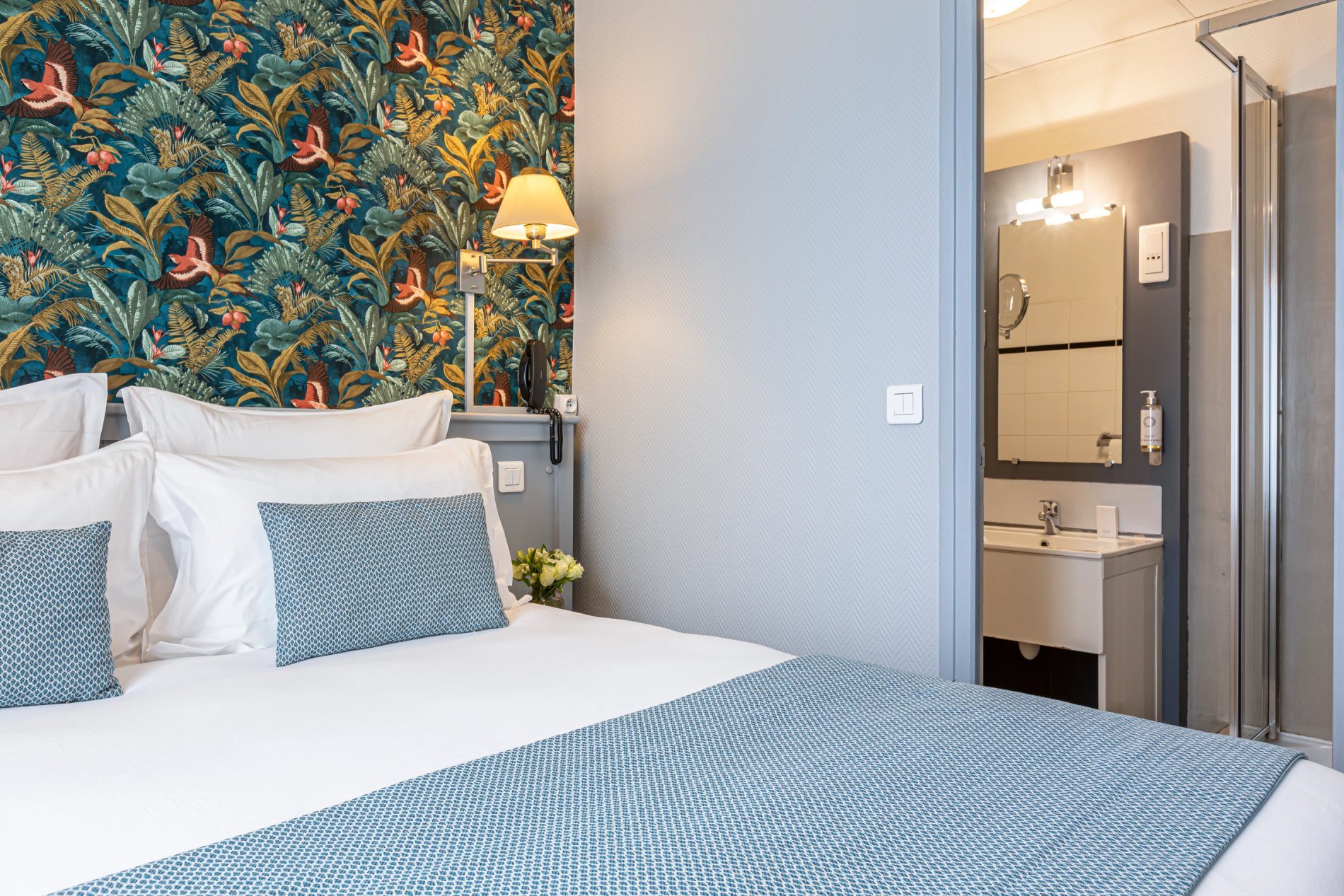 Spendid Hotel Room