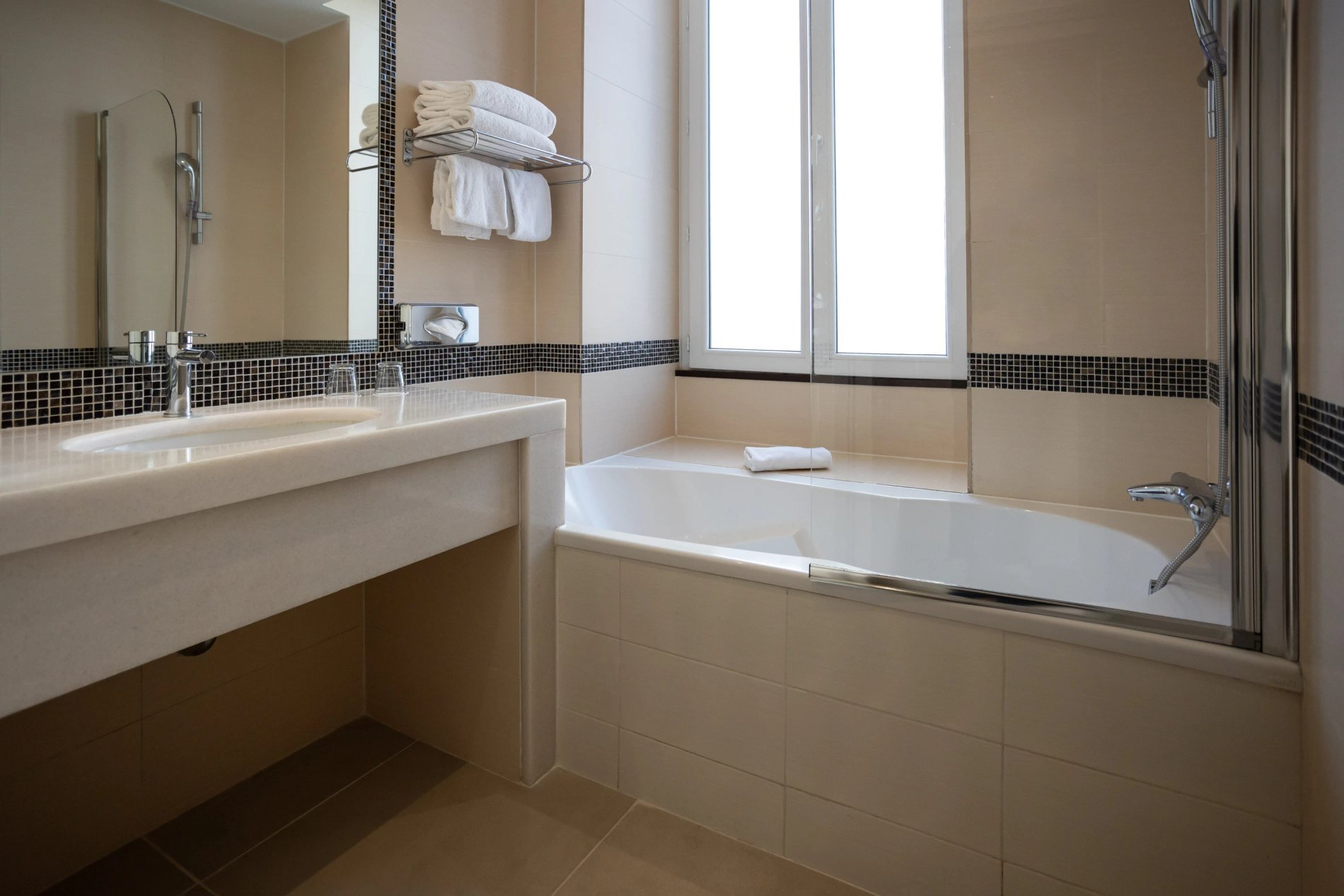 8b87215b-2f1a-4a93-9b64-92fc4fbd8b82