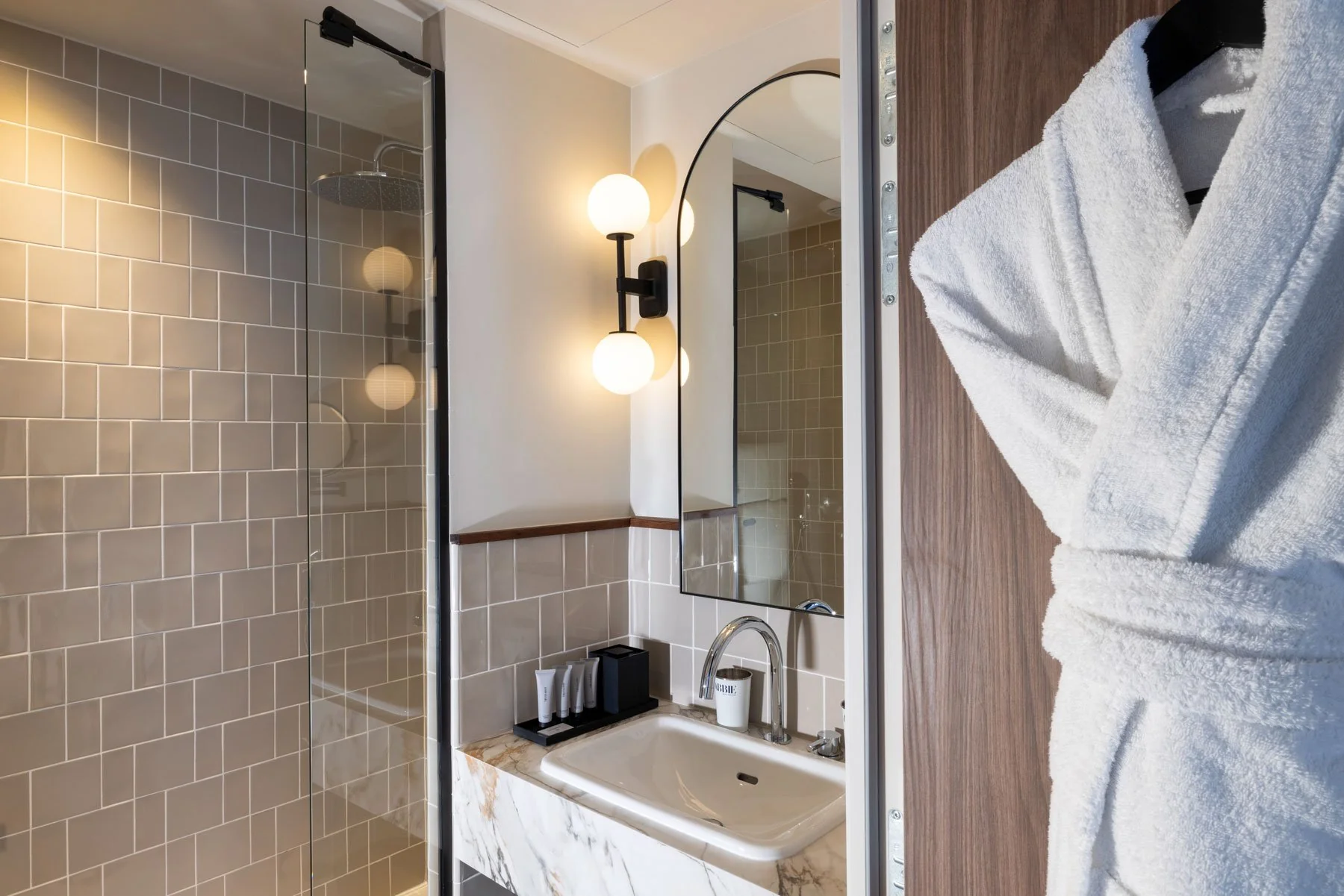 8c7c9b34-38d3-44ba-8ff7-08bbbe726456