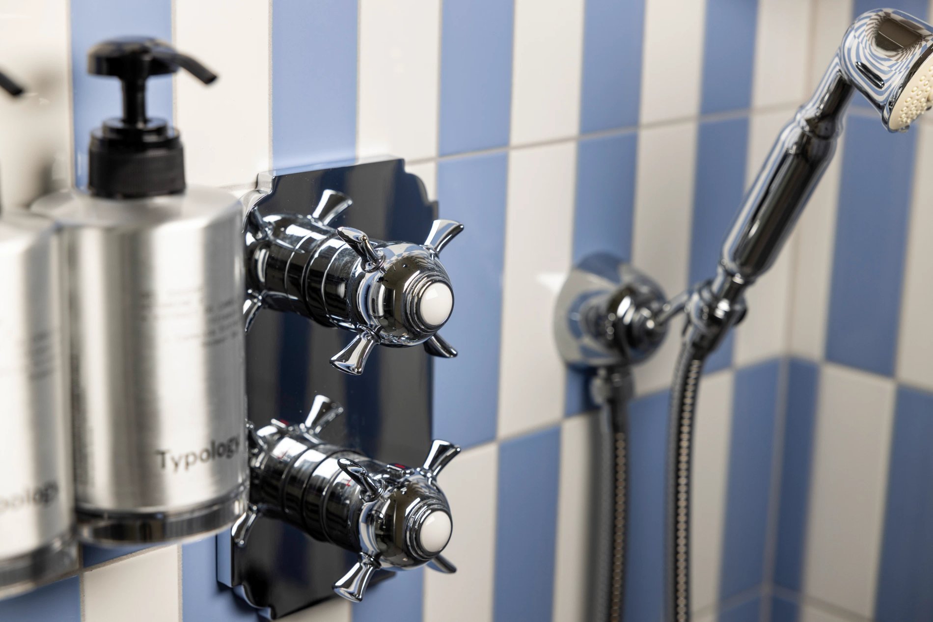 Hotel Filigrane | Classic Room Bathroom Shower