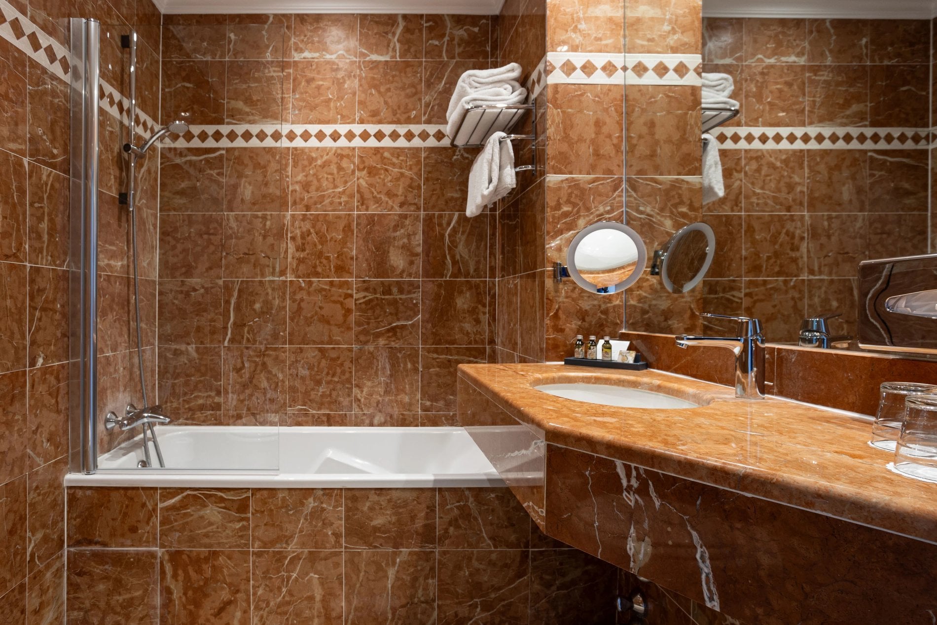 8dbf4a1f-dbd3-4fb9-b657-c39d05141ab6