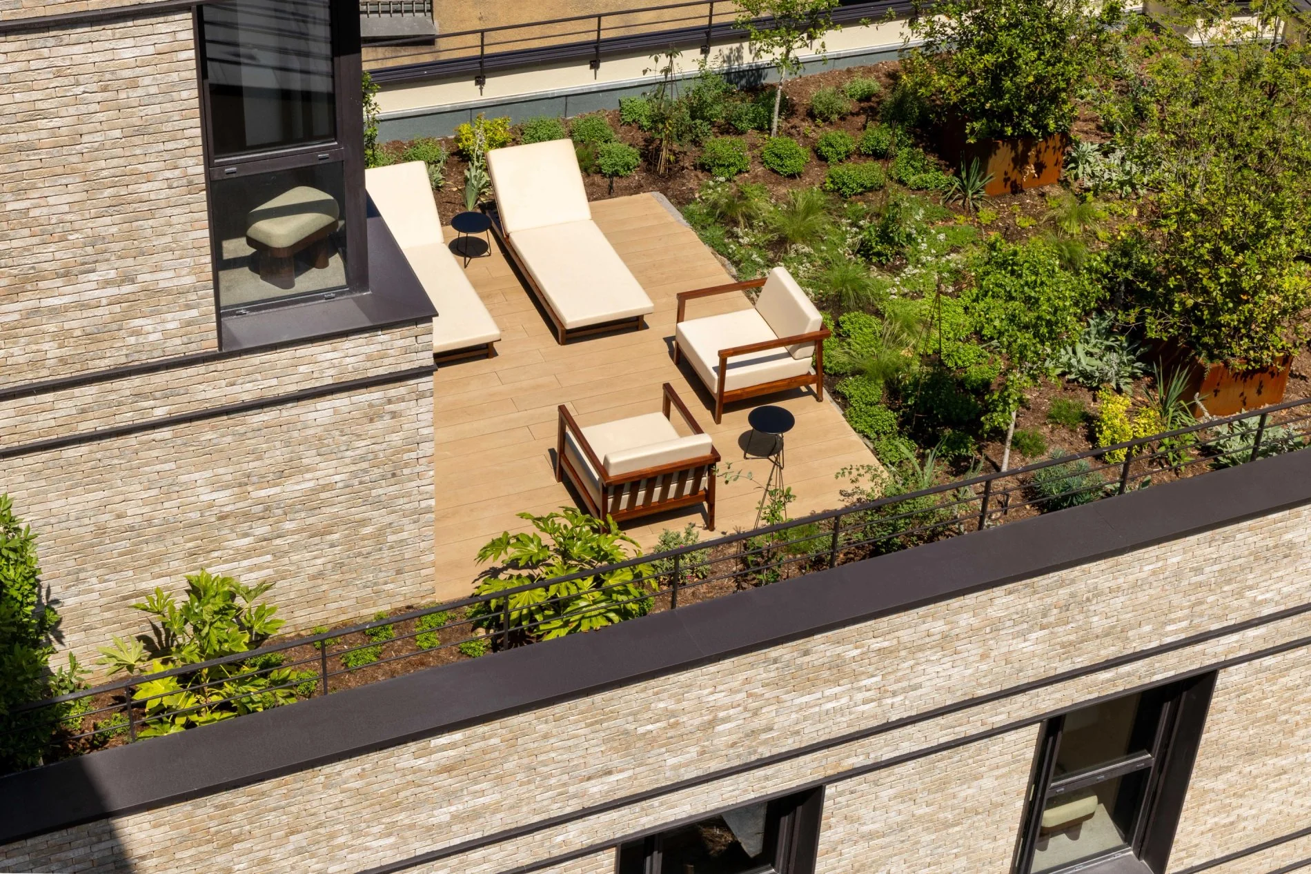 8de88d1c-44c3-483a-884b-046498472796