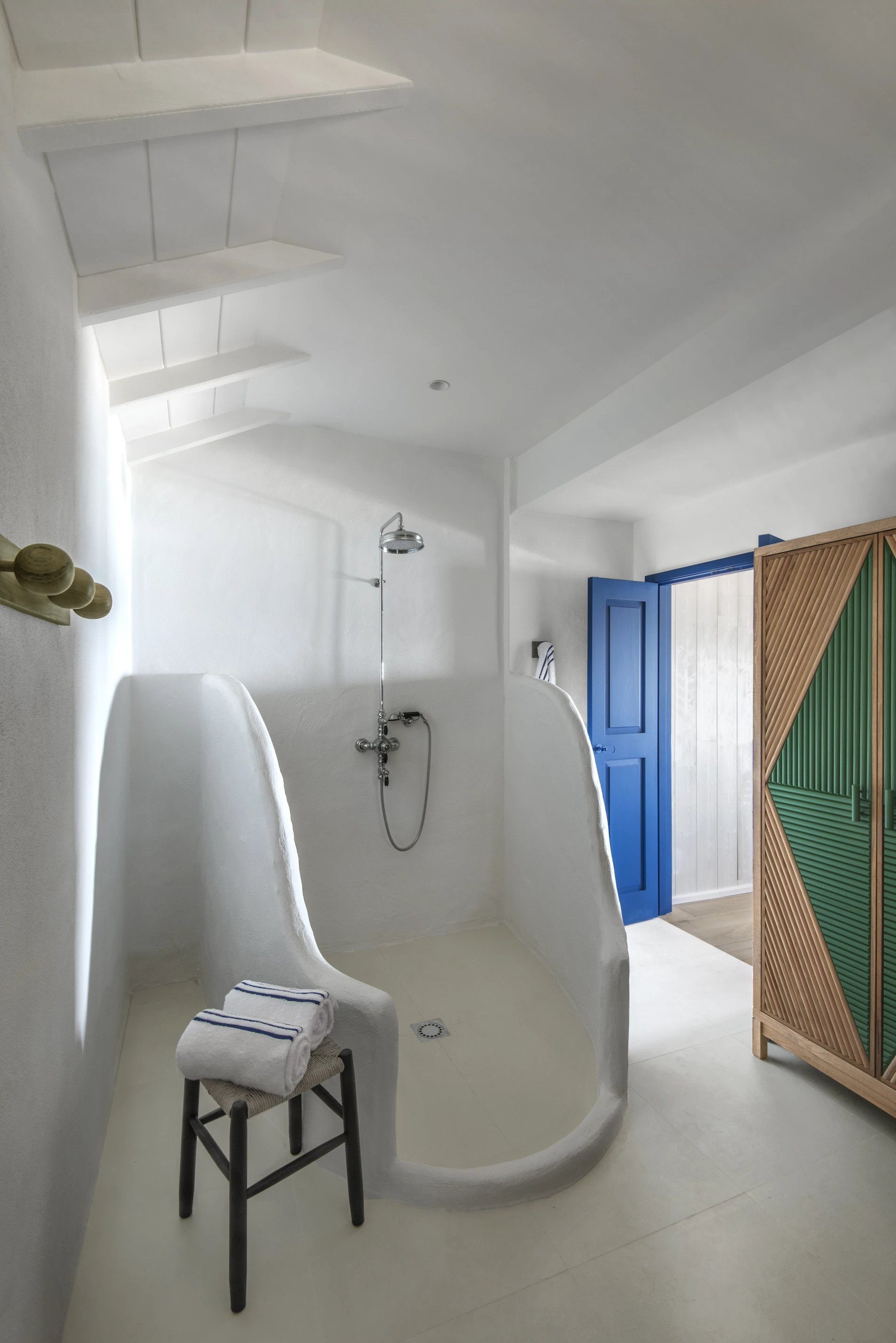 8dff795f-25d2-4b18-b839-d9ca767f2bbd