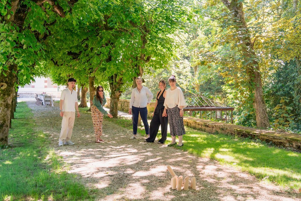 Outdoor activities at a guest house in Provins for seminars or groups