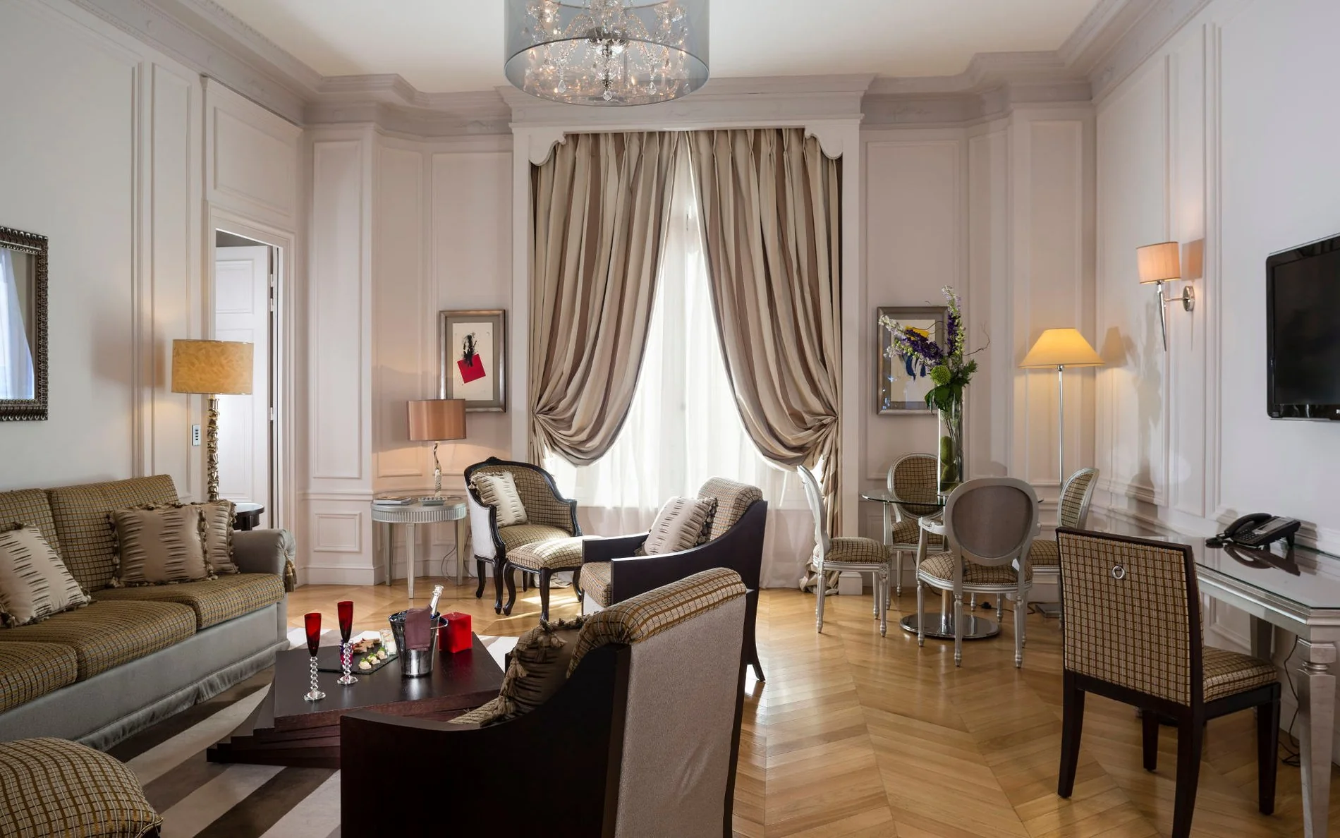 Majestic Hotel-Spa Champs-Elysées Prestige Suite