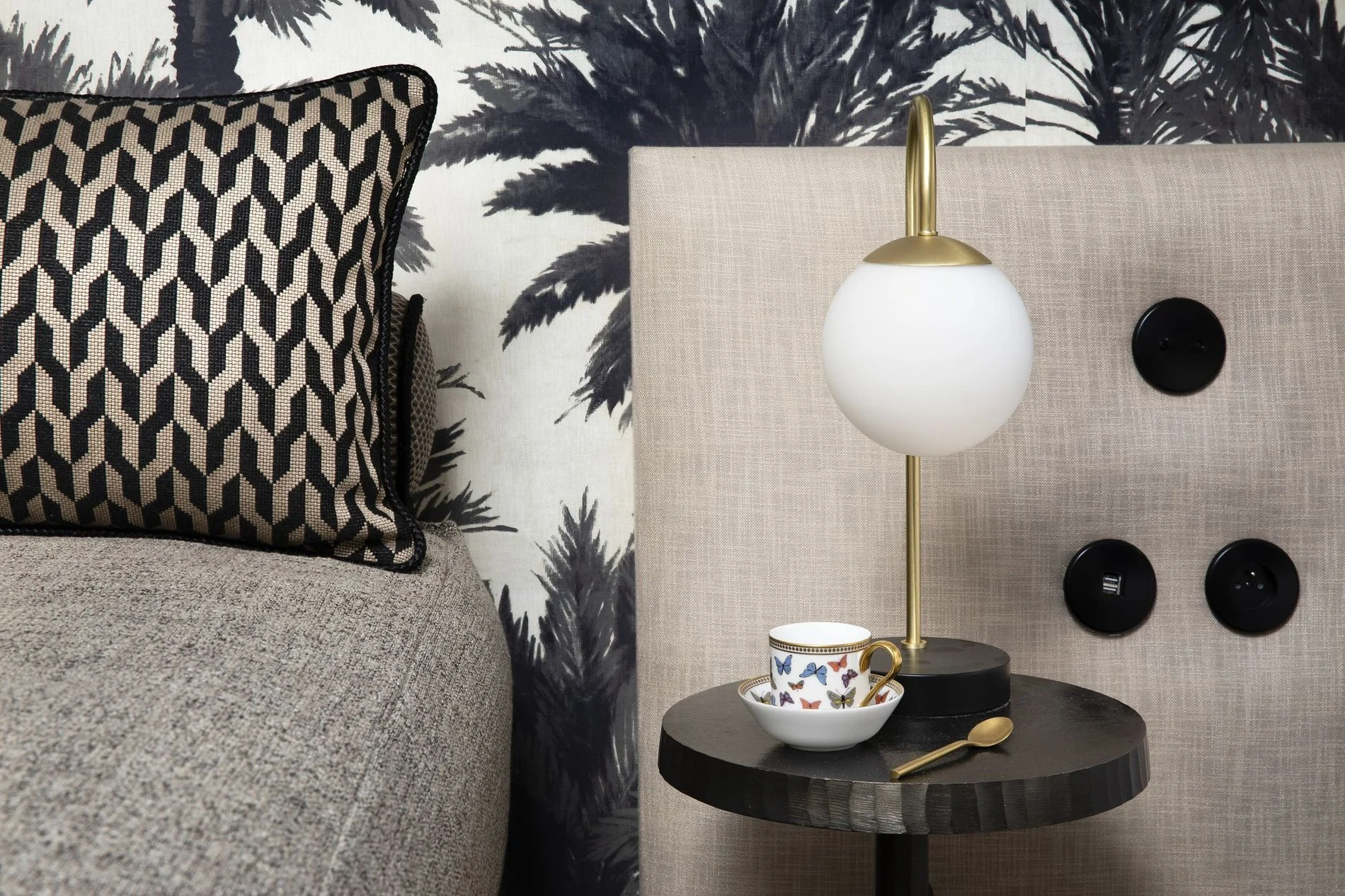 Tête de lit King-size de la Chambre deluxe à l'Hôtel Gramont Paris