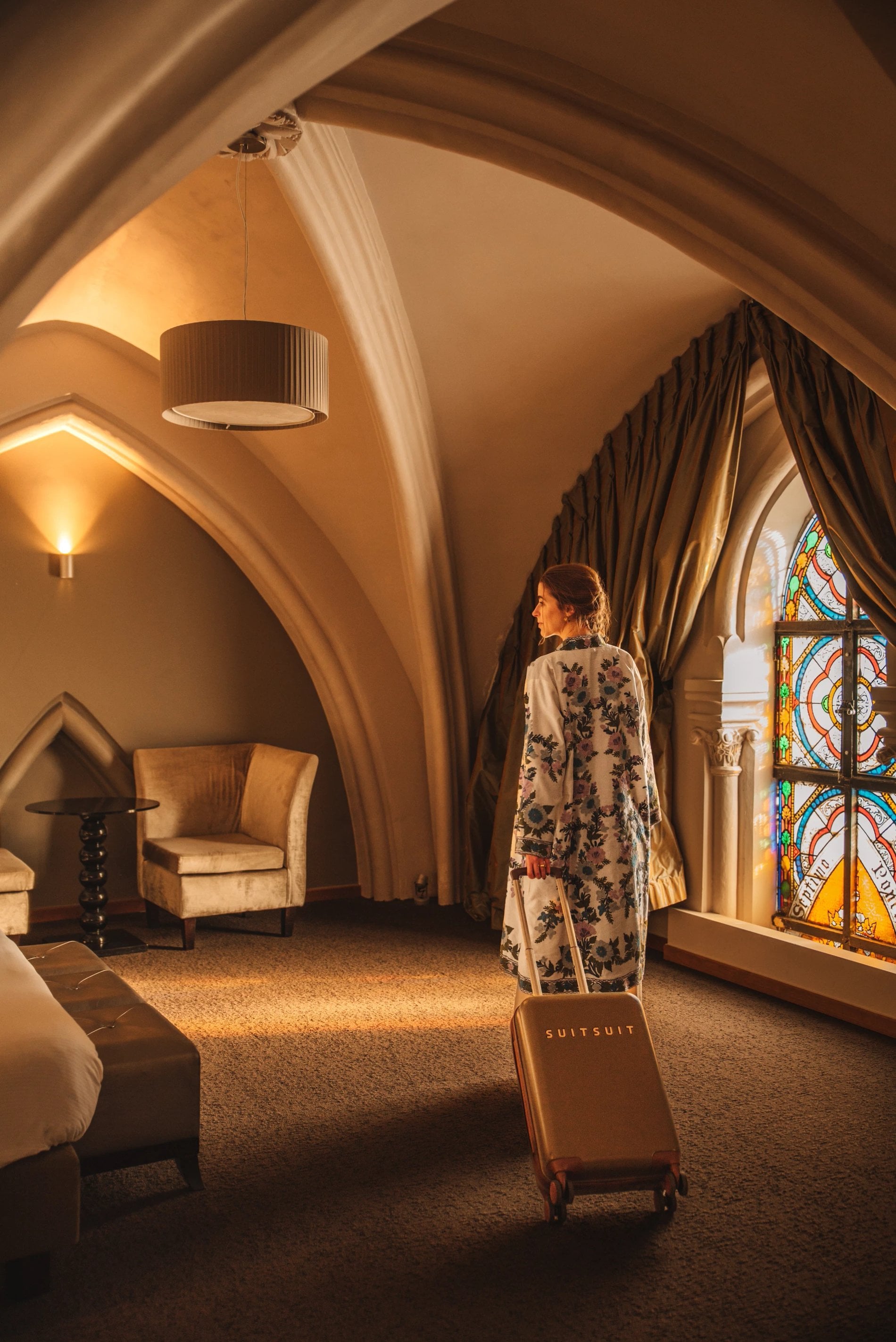 Détails architecturaux des chambres de l'hôtel Martin's Patershof, un lieu insolite à Malines.