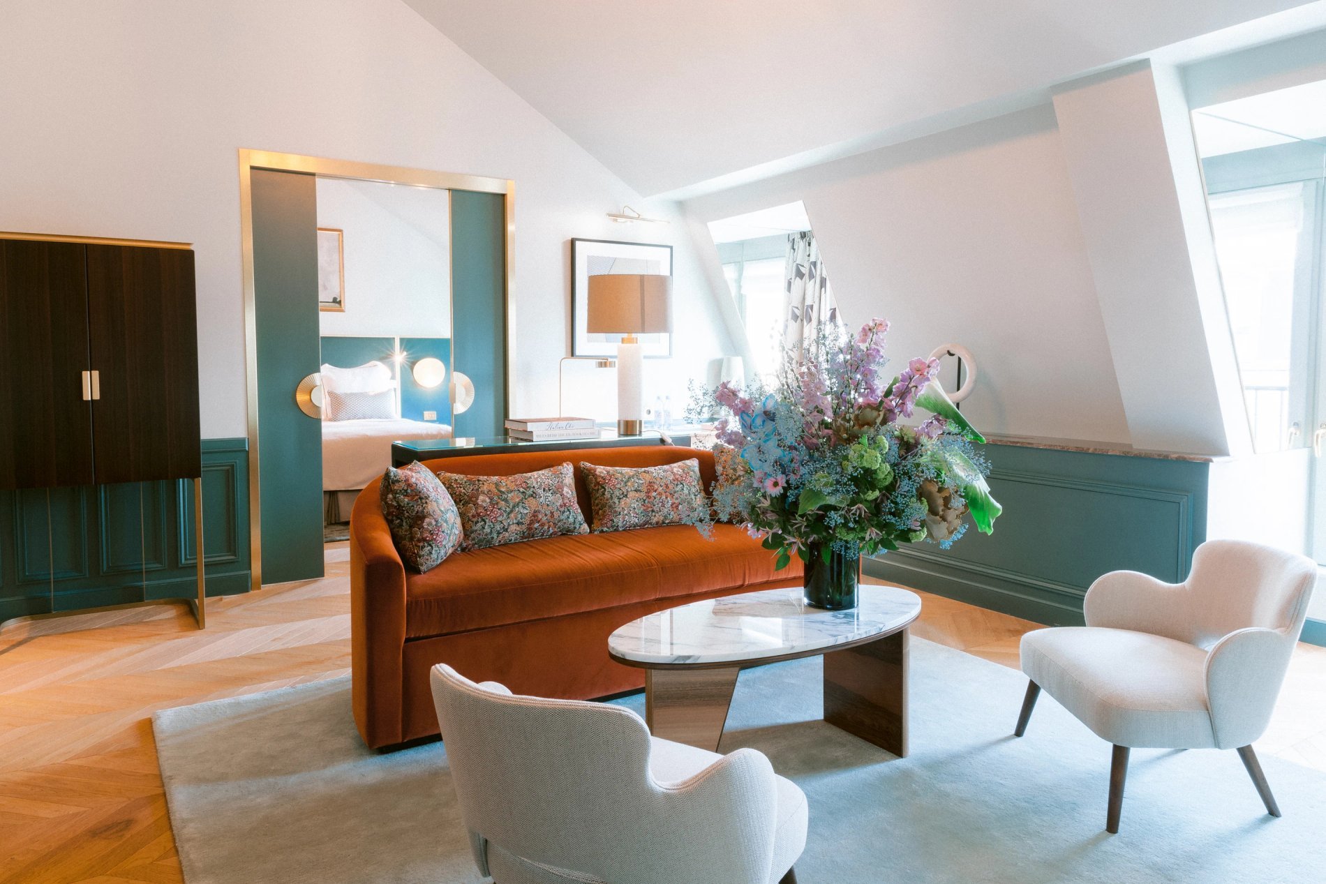 Grand Powers | Elegant Eiffel Tower Suite