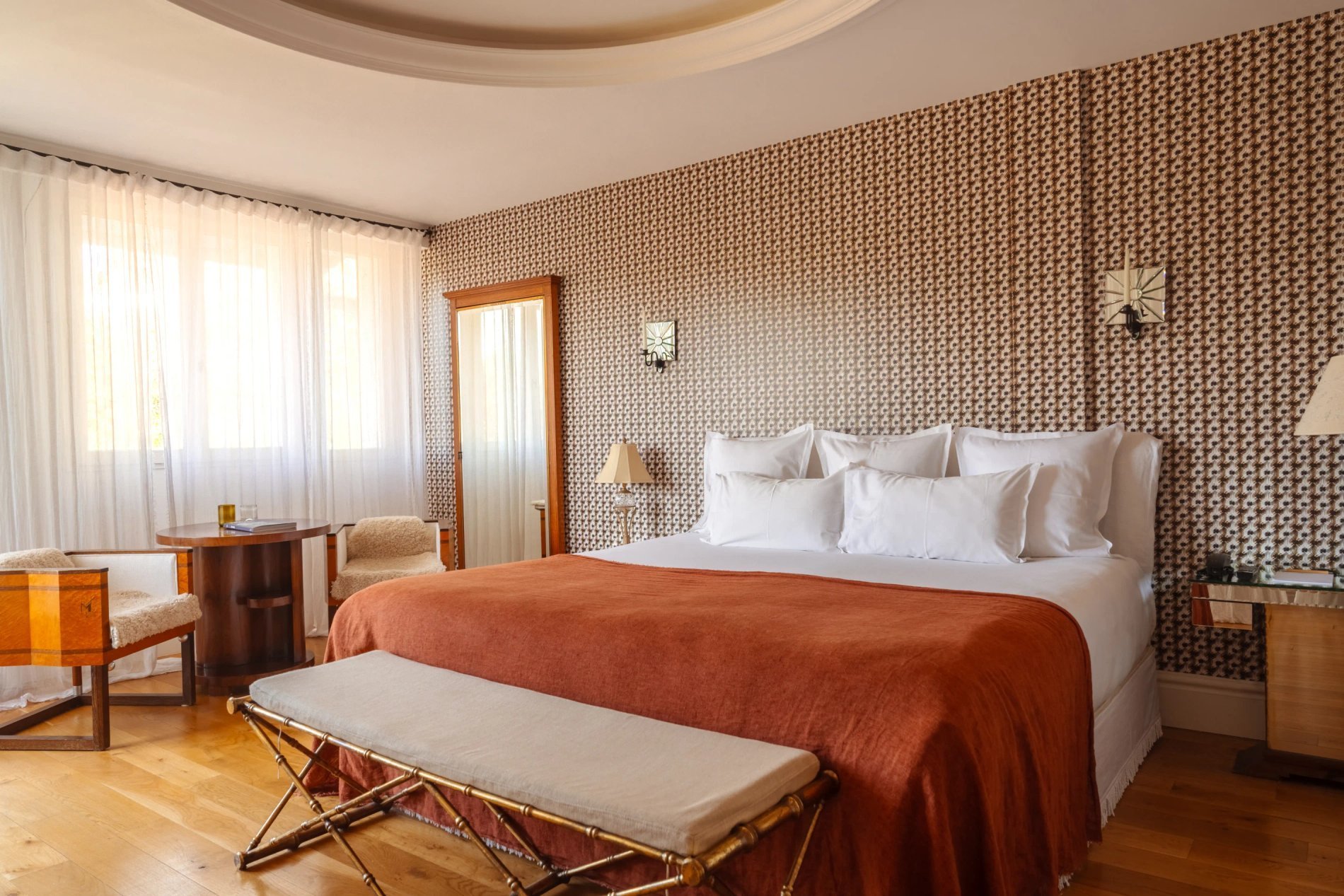 90723665-4a6e-4eb0-9807-8a66f96c2f64