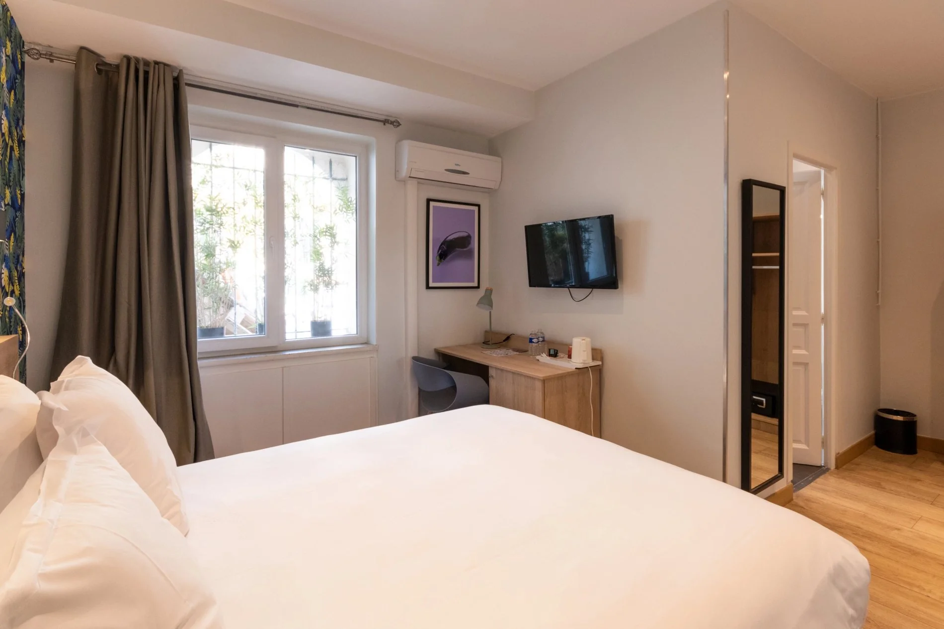 919ab40d-8d47-436d-aa21-39fe05b6b66a