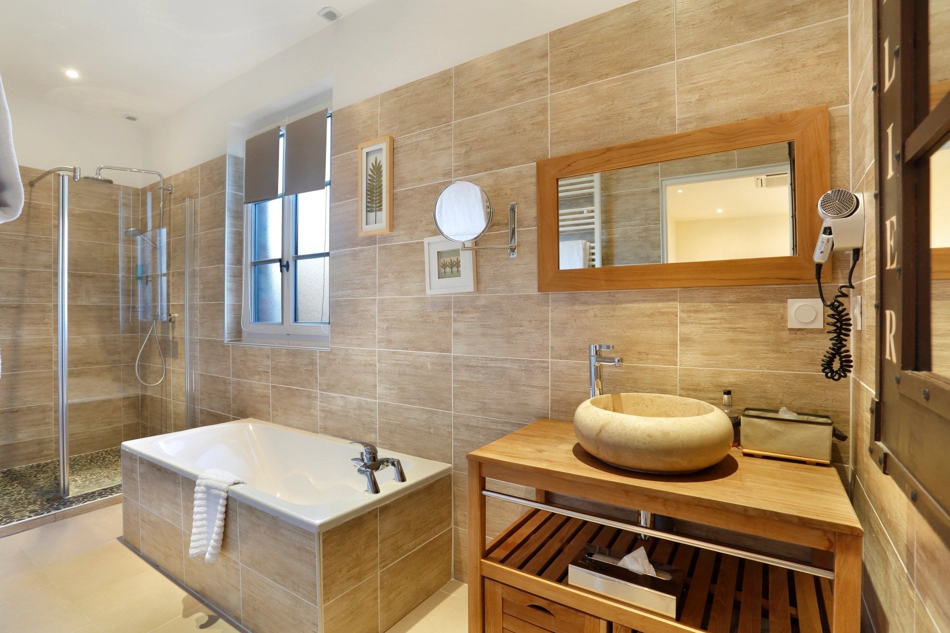 92eb9dd4-f473-40a1-80cb-9f17c80338bb