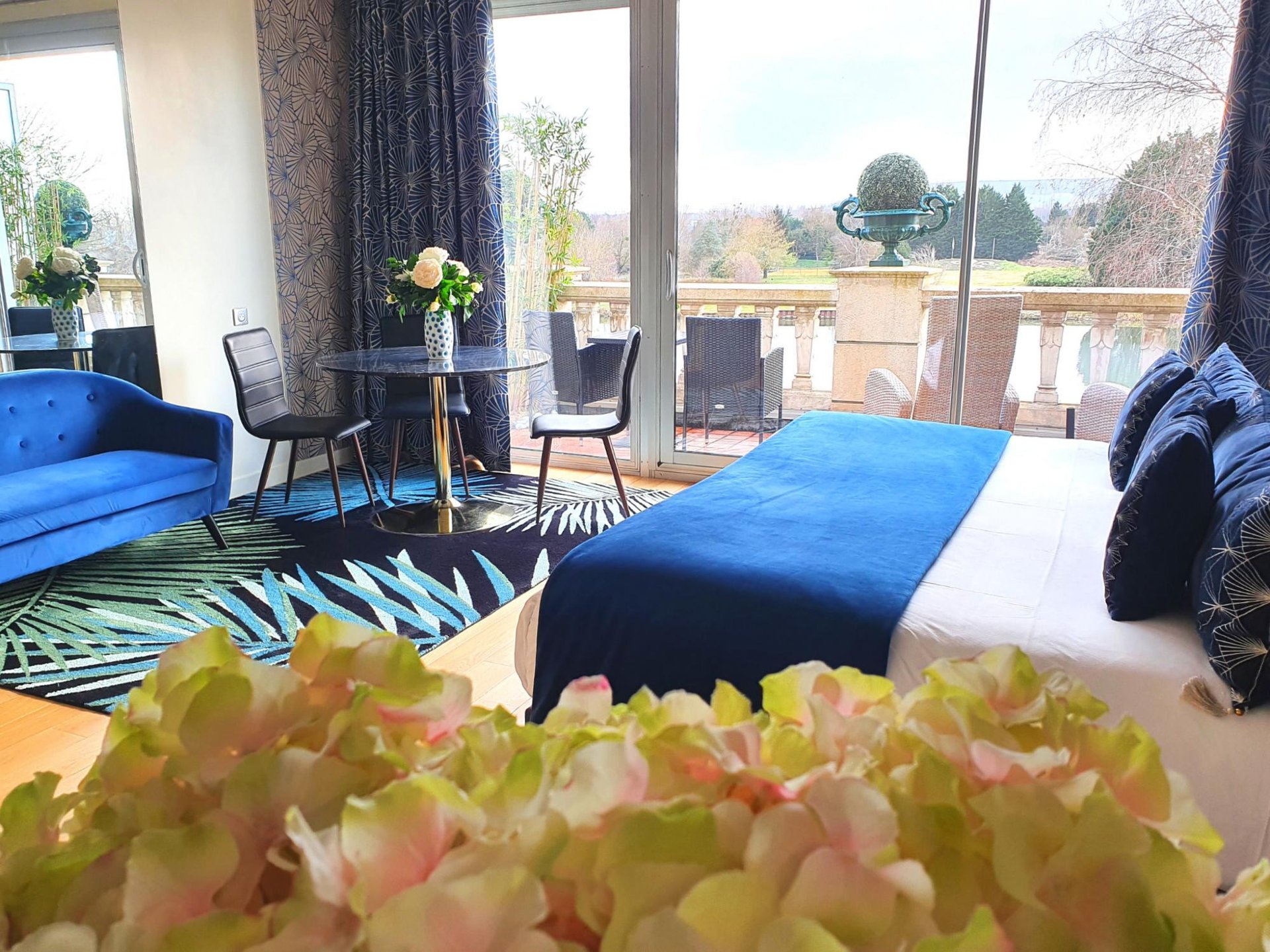 Chambre Deluxe dans notre hôtel 5 étoiles avec vue sur la rivière Yonne en Bourgogne