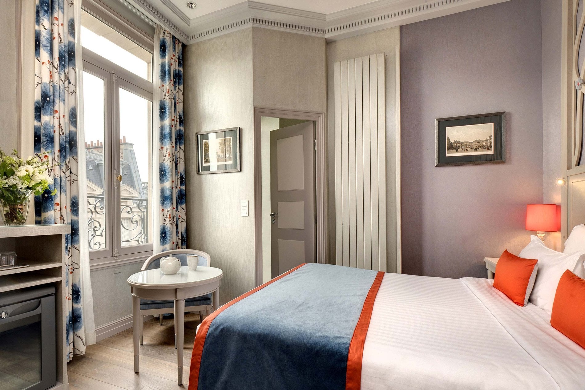Elegant classic room at Hotel Château Frontenac in Paris with refined decor
