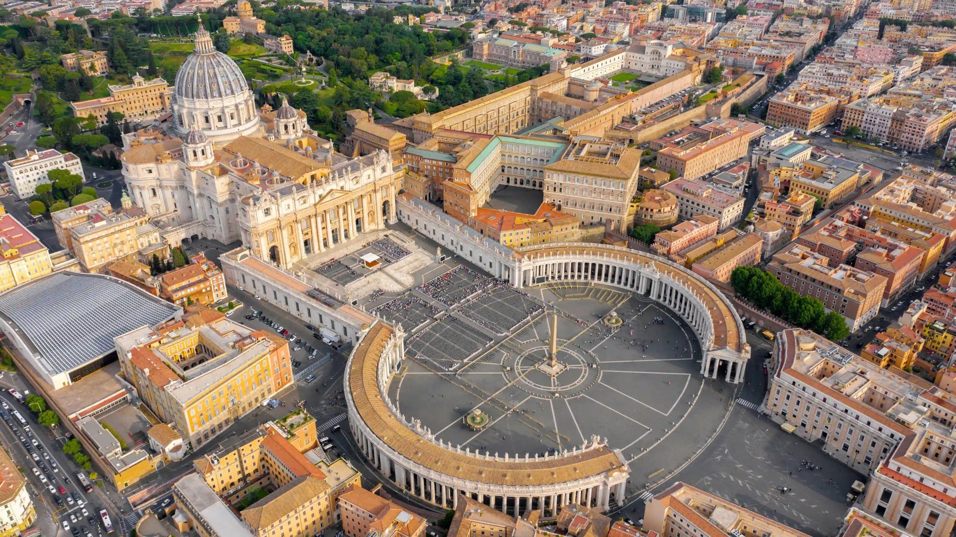 Architecture of St. Peter's Square, Rome