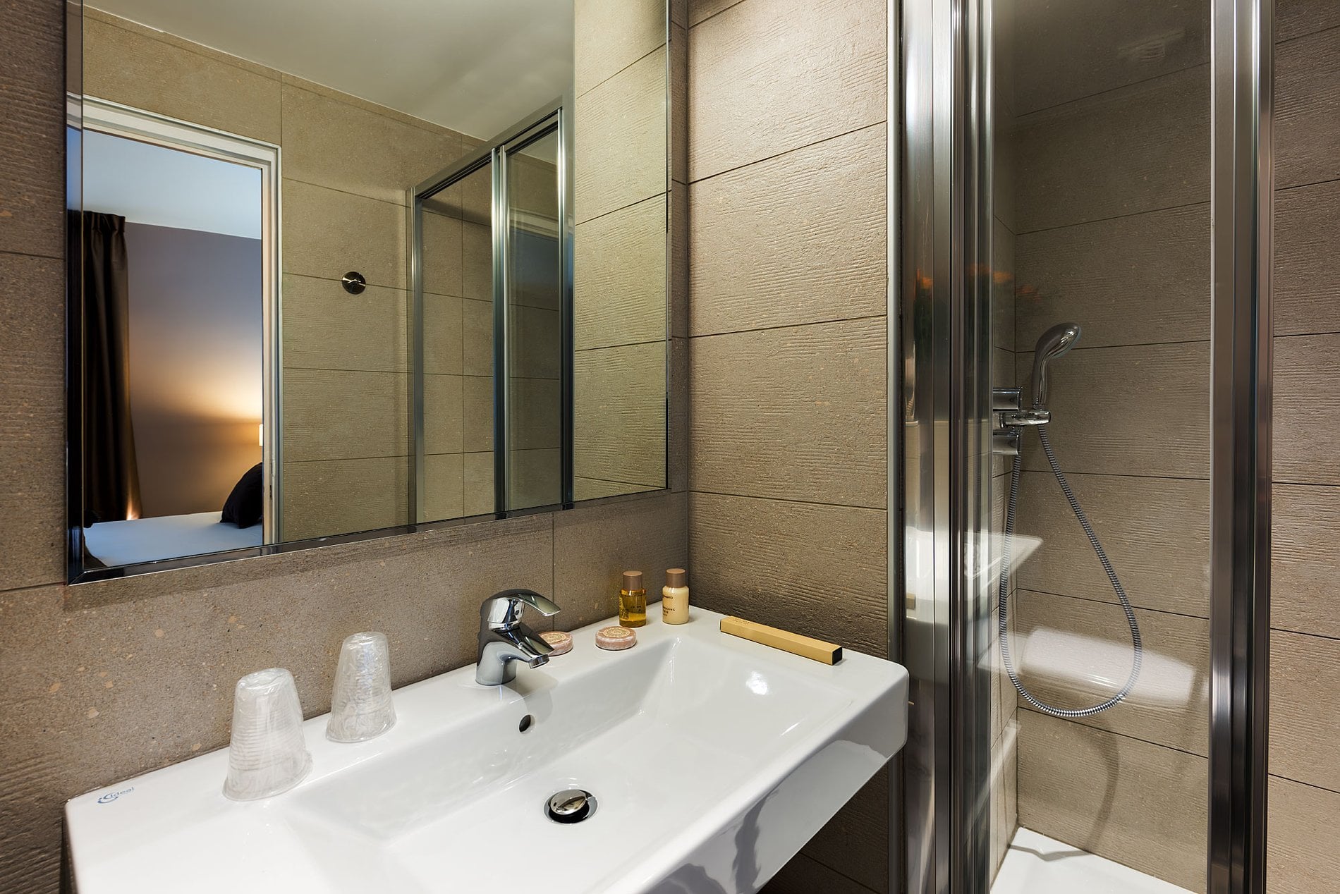 Midnight Hotel Chambre Salle de bain