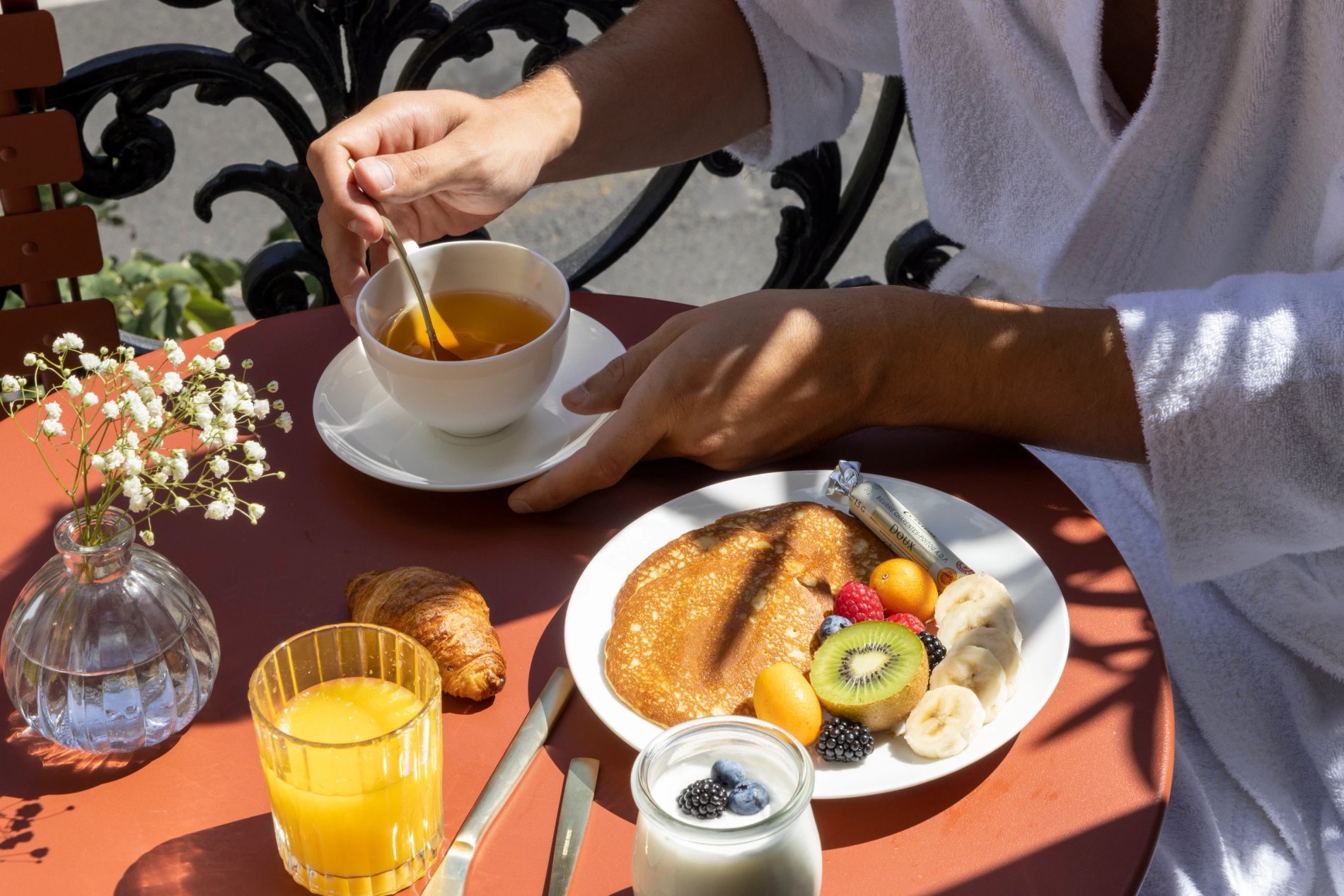 Hotel Toujours Breakfast Balcony