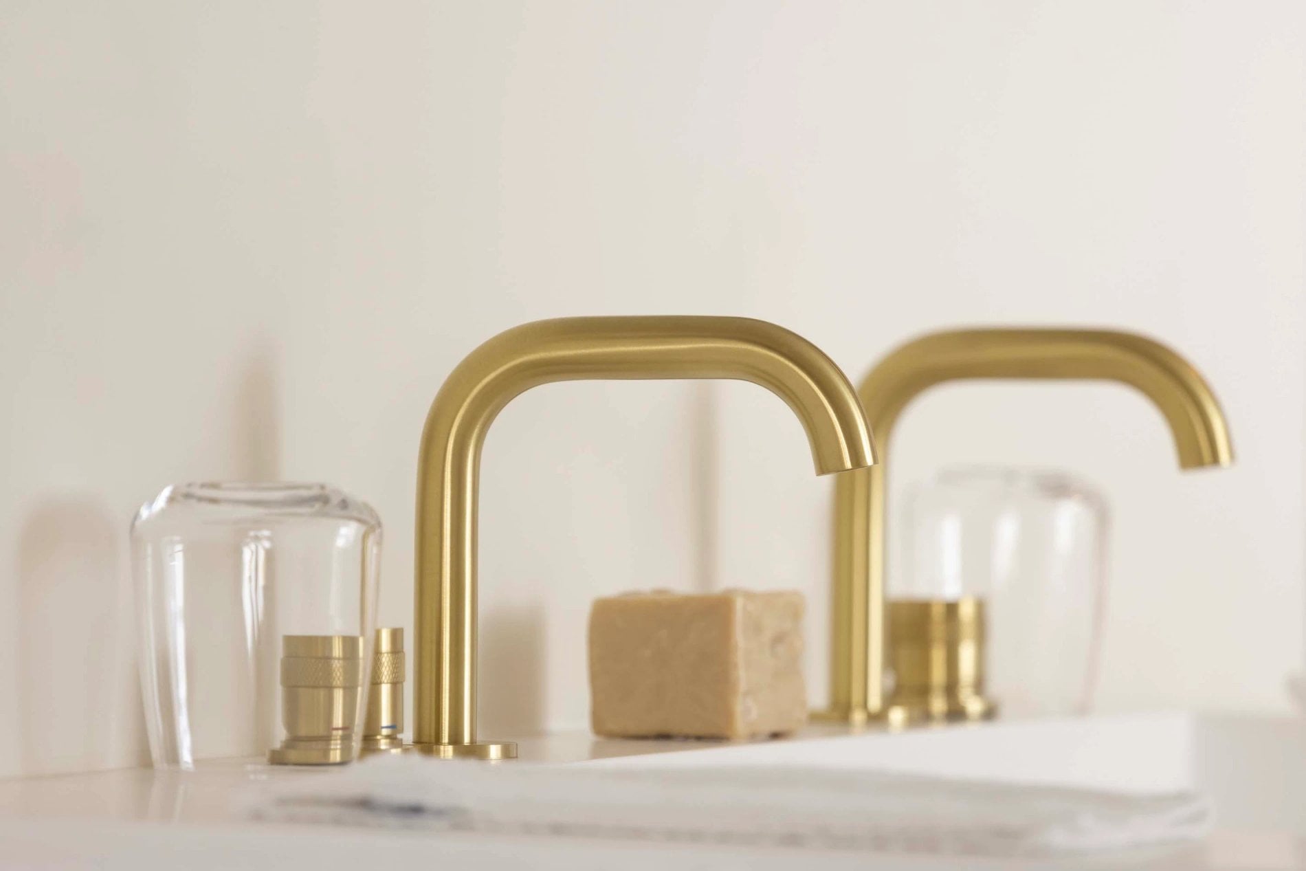 9b7028a2-7b39-483a-bc5b-a195eebde361