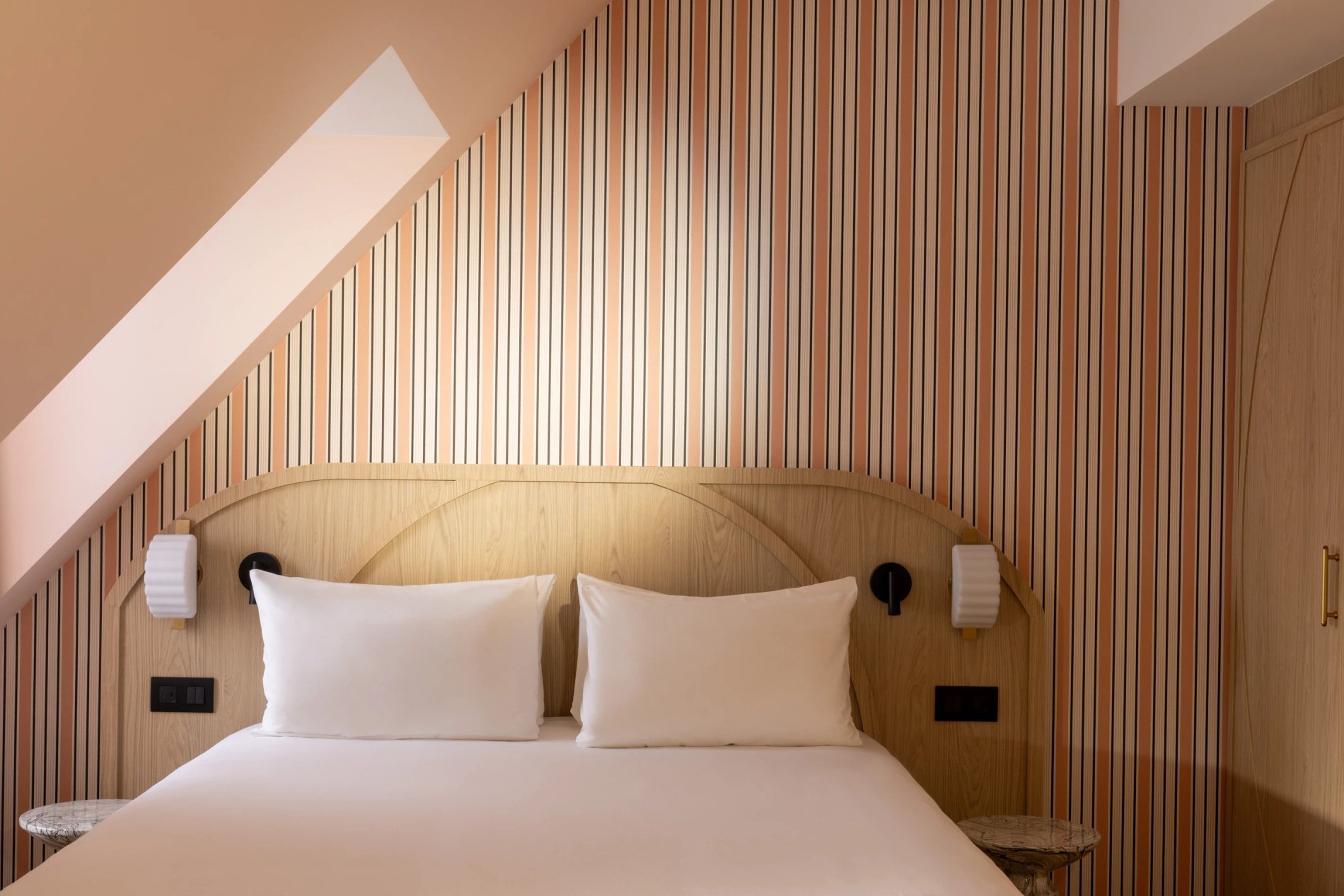 9ba40116-bc51-472d-a21d-3baf42835529