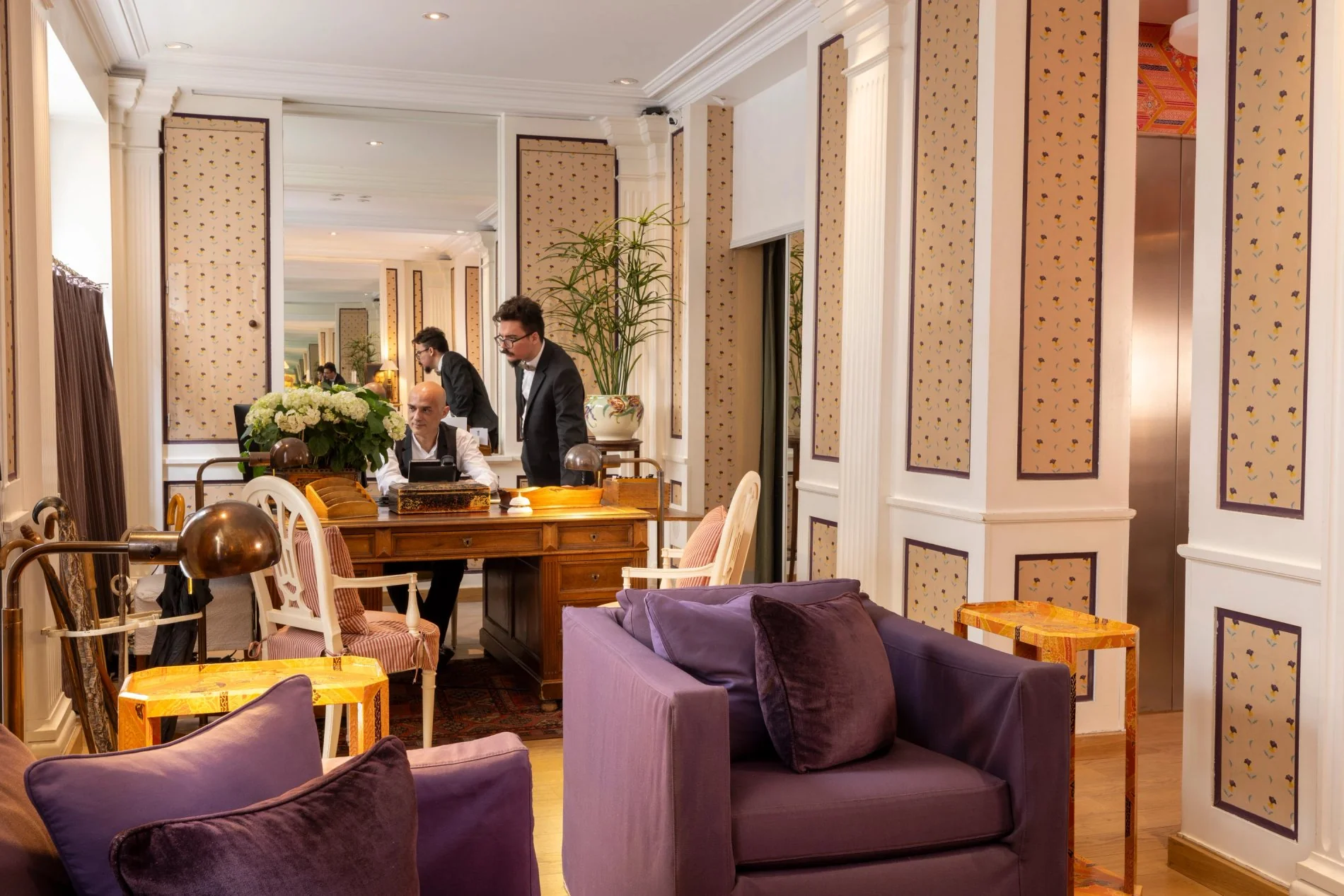 Hôtel Le Saint-Grégoire Réception Lobby Equipe