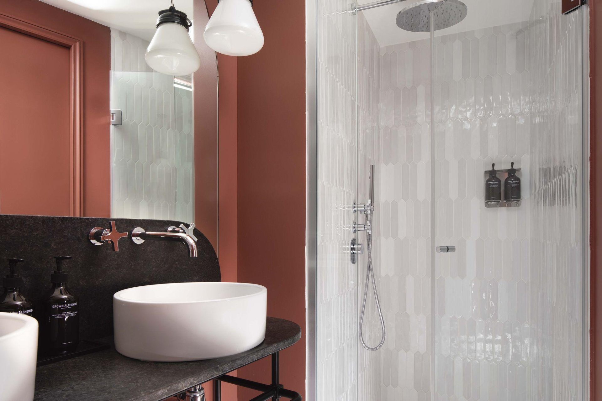 Hotel Gramont Paris Opera, Bathroom with large shower