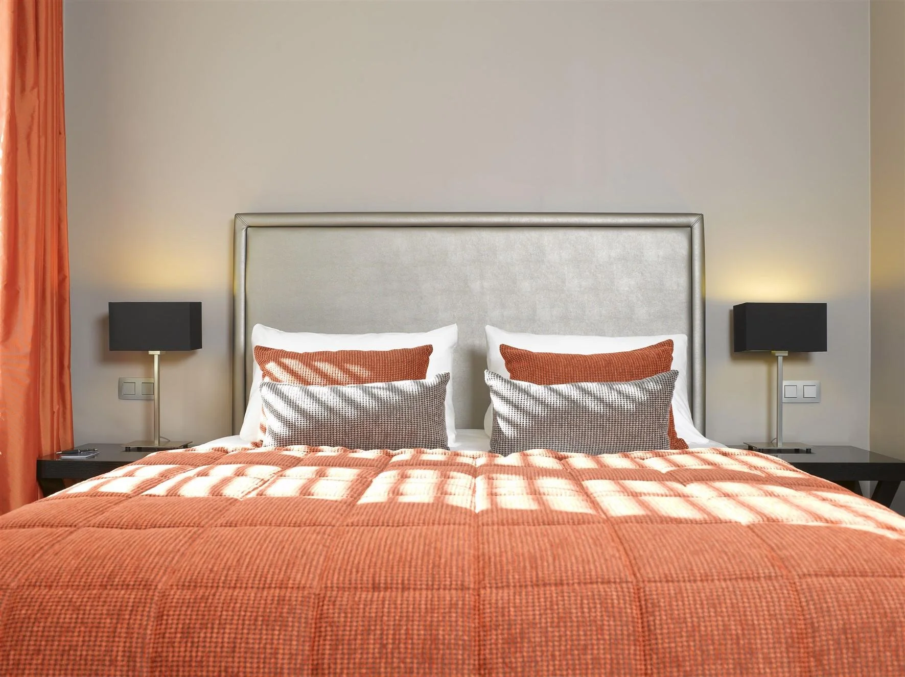 Chambre Cosy, chambre confort, hôtel historique, chambre avec salon, chambre avec bureau, chambre contemporaine