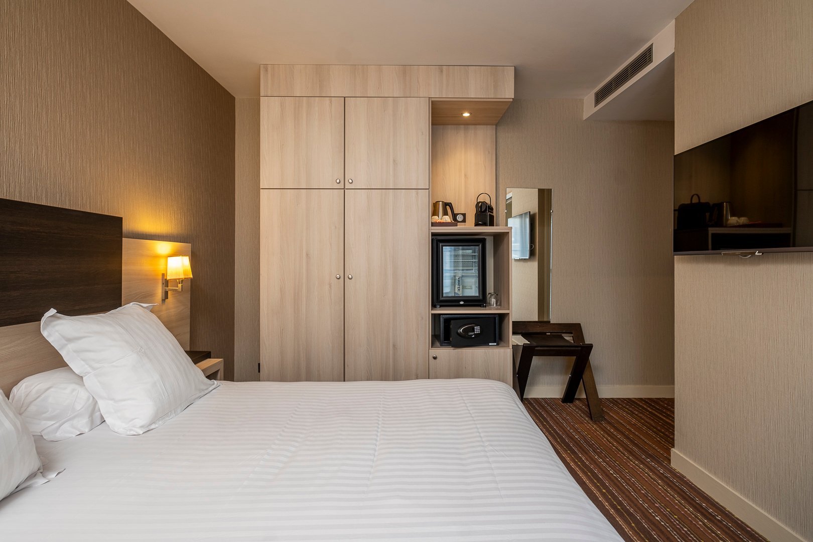 9d87dae6-d955-45dc-abc1-38b50082653f